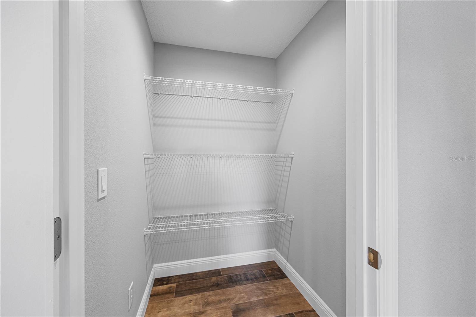 Image 34 of 41 For 1025 Cr 452a