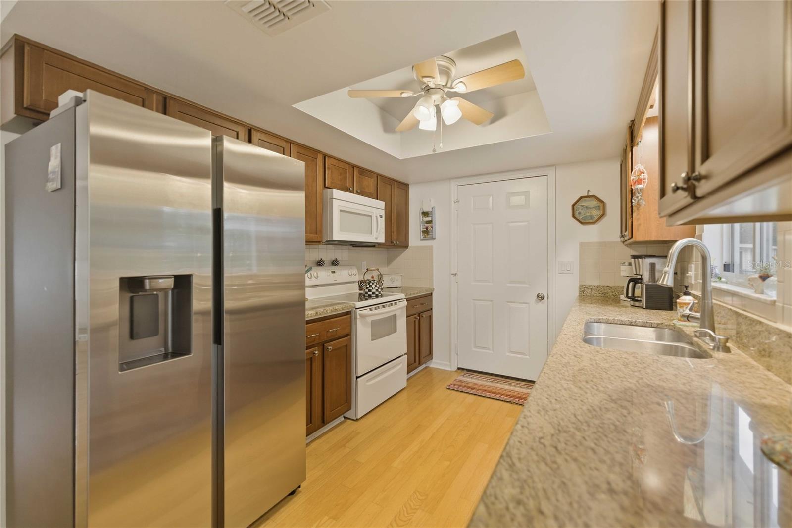 Image 12 of 27 For 17577 104th Circle