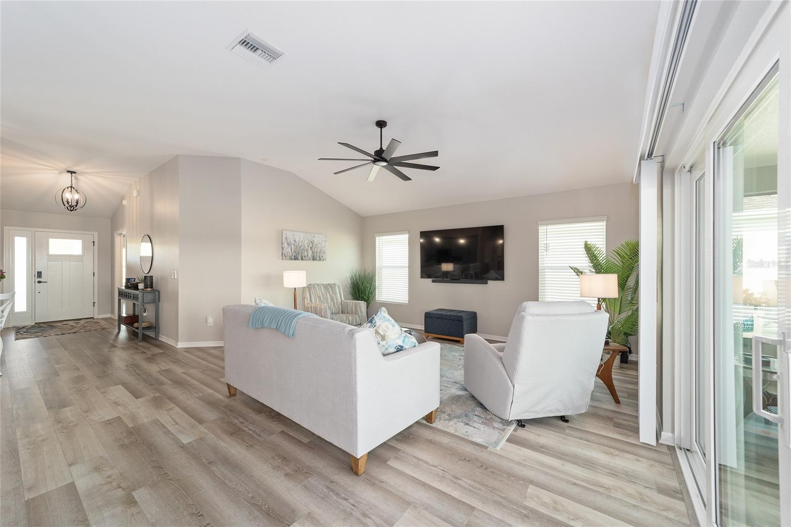 Image 13 of 79 For 6849 Mickylee Run