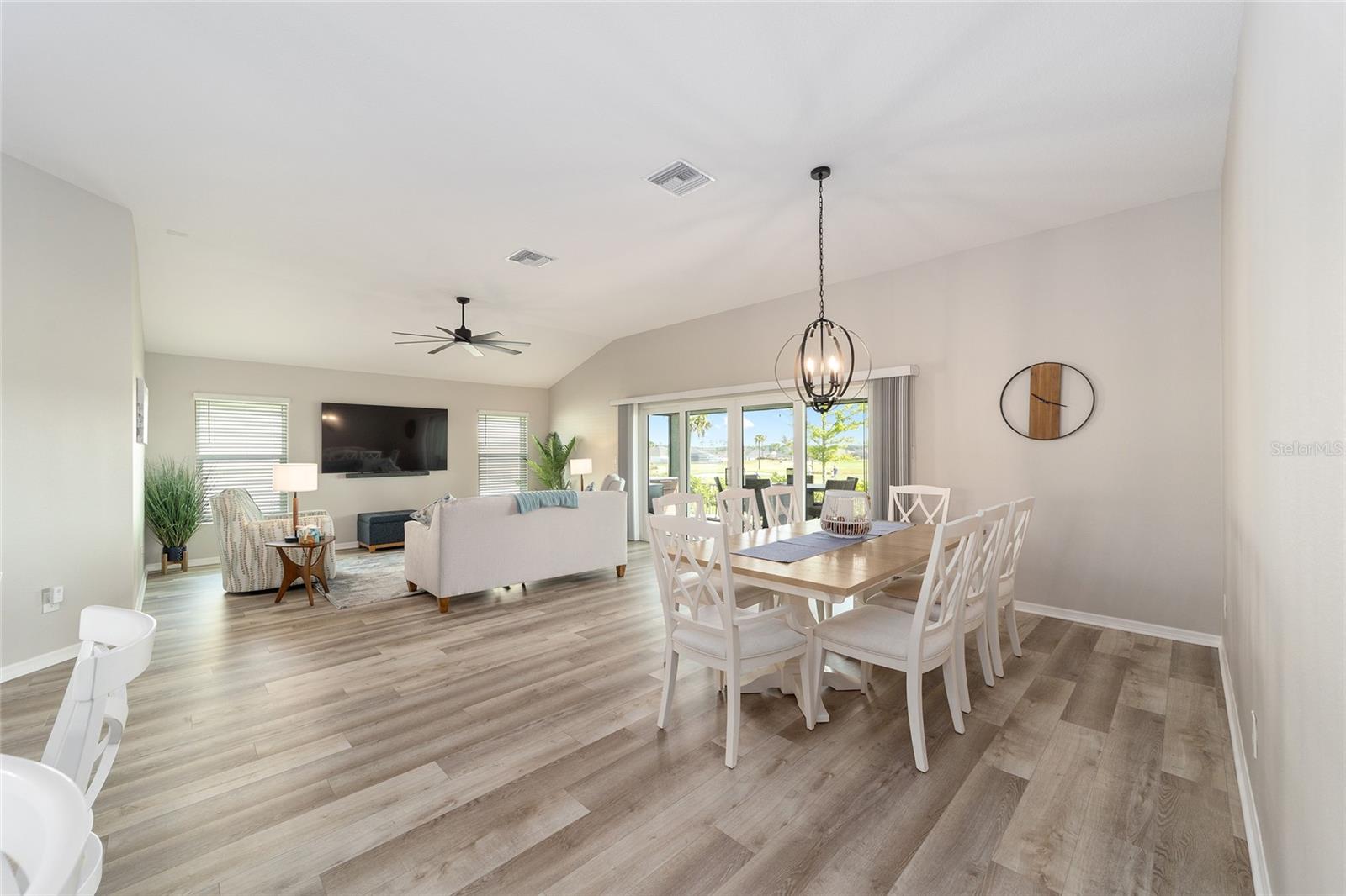 Image 17 of 79 For 6849 Mickylee Run