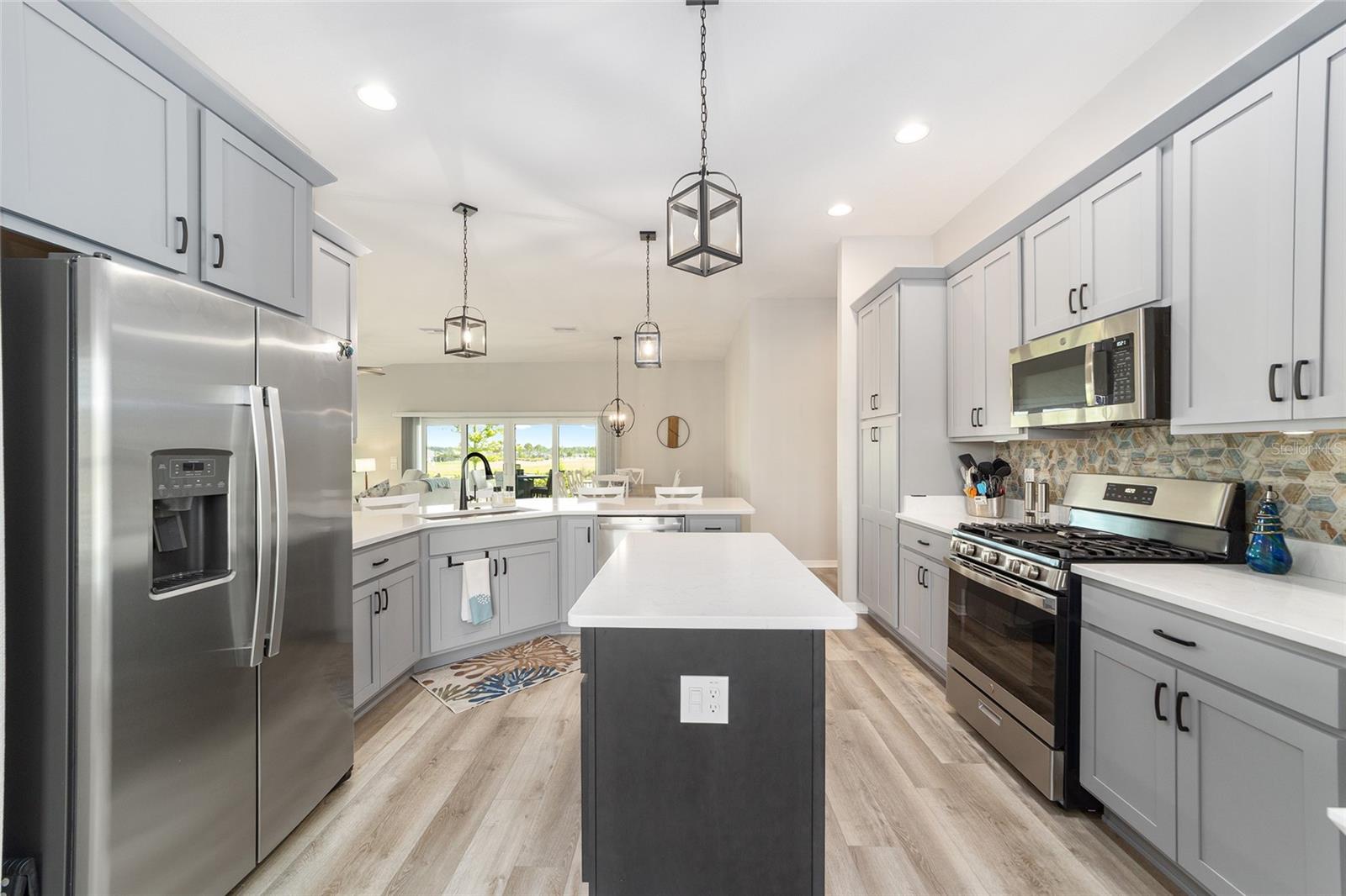 Image 22 of 79 For 6849 Mickylee Run