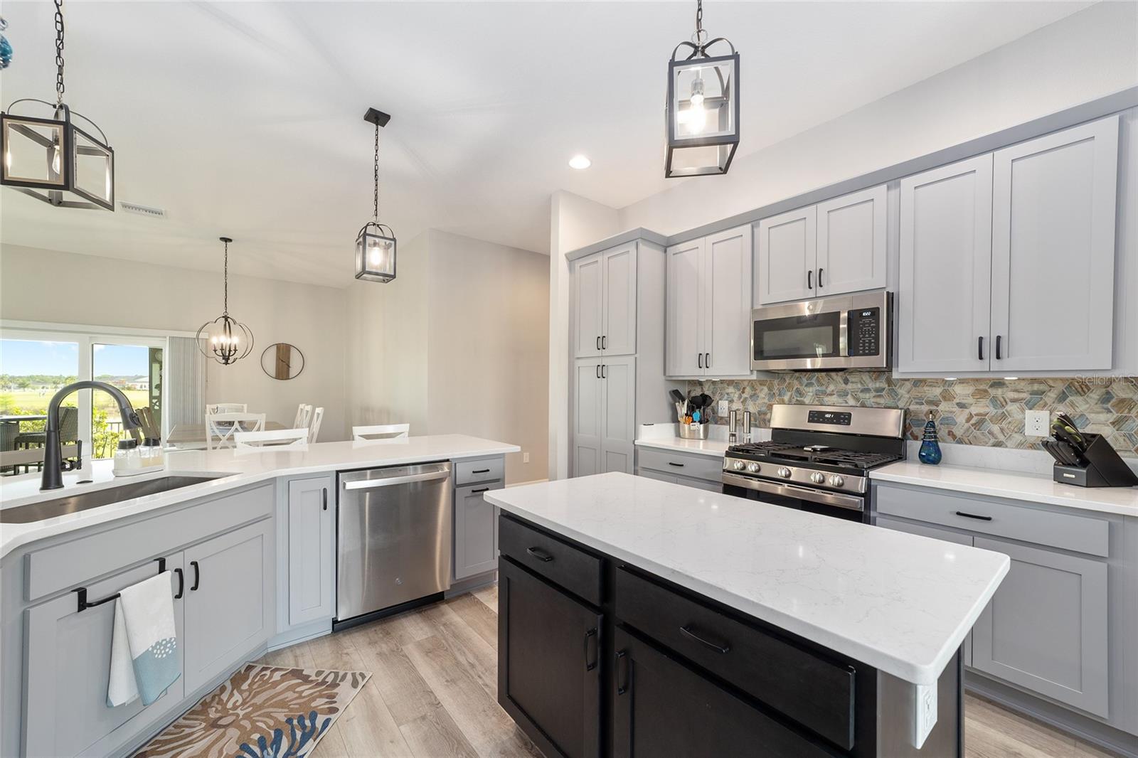 Image 24 of 79 For 6849 Mickylee Run