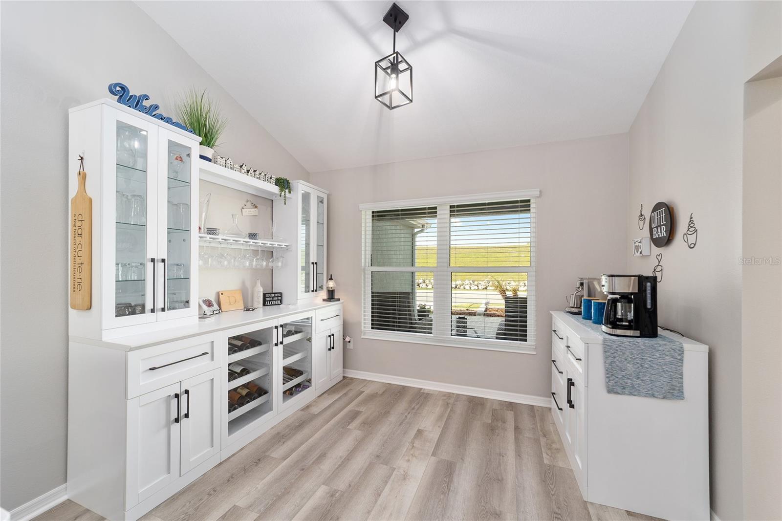 Image 25 of 79 For 6849 Mickylee Run