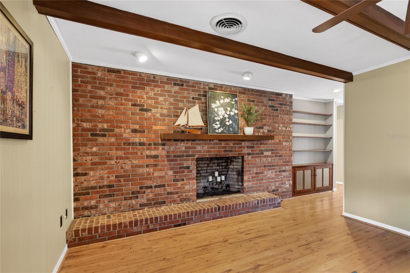 Image 21 of 58 For 1945 Normandy Drive