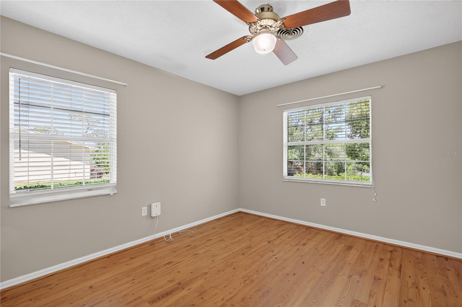 Image 26 of 58 For 1945 Normandy Drive