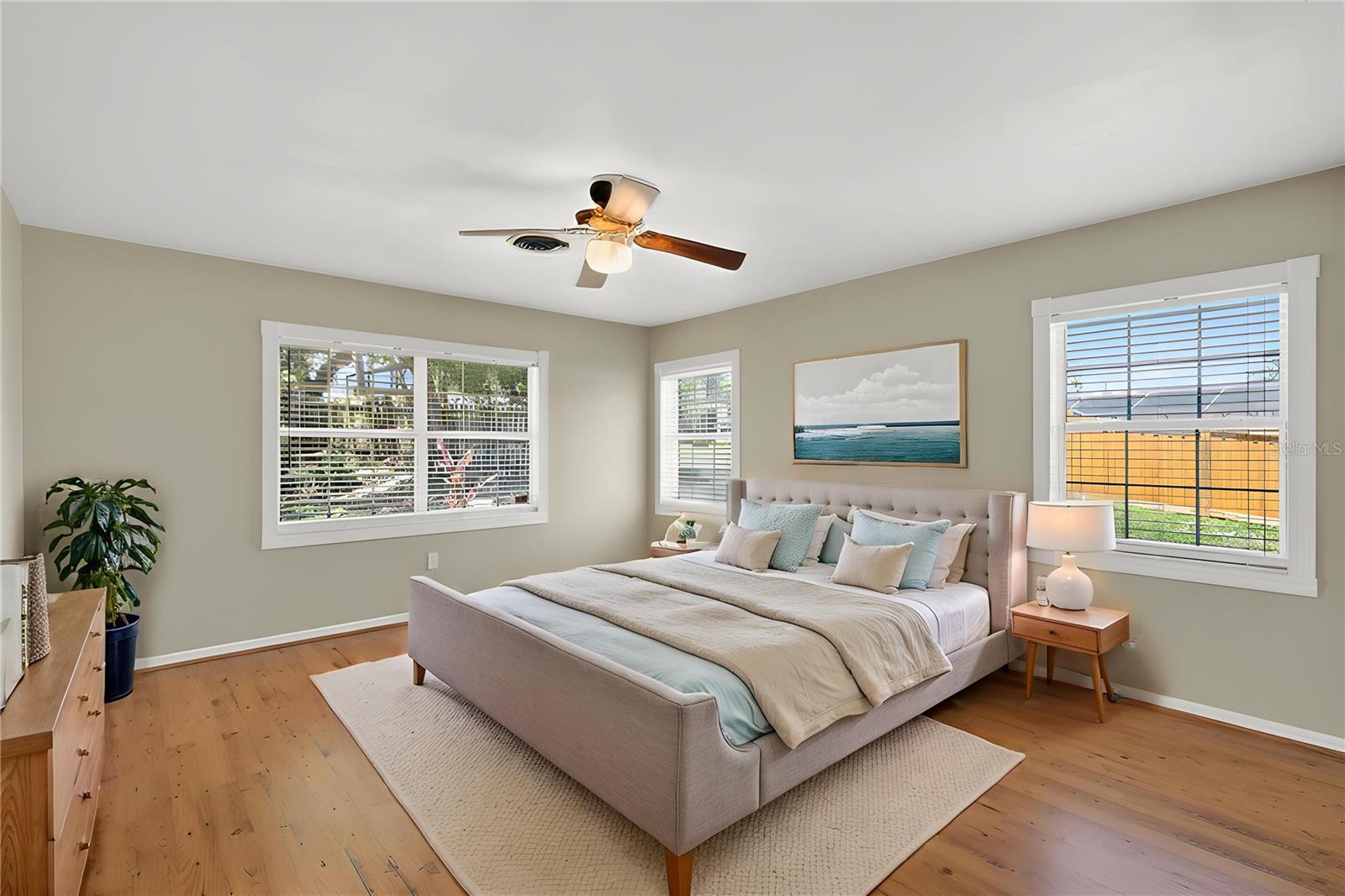 Image 28 of 58 For 1945 Normandy Drive