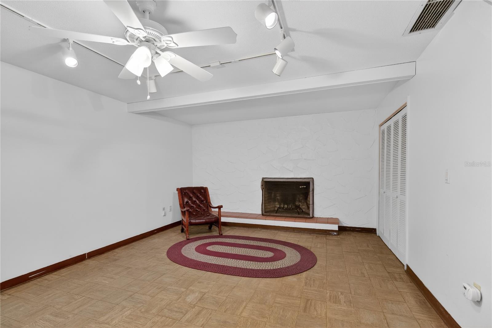 Image 33 of 58 For 1945 Normandy Drive