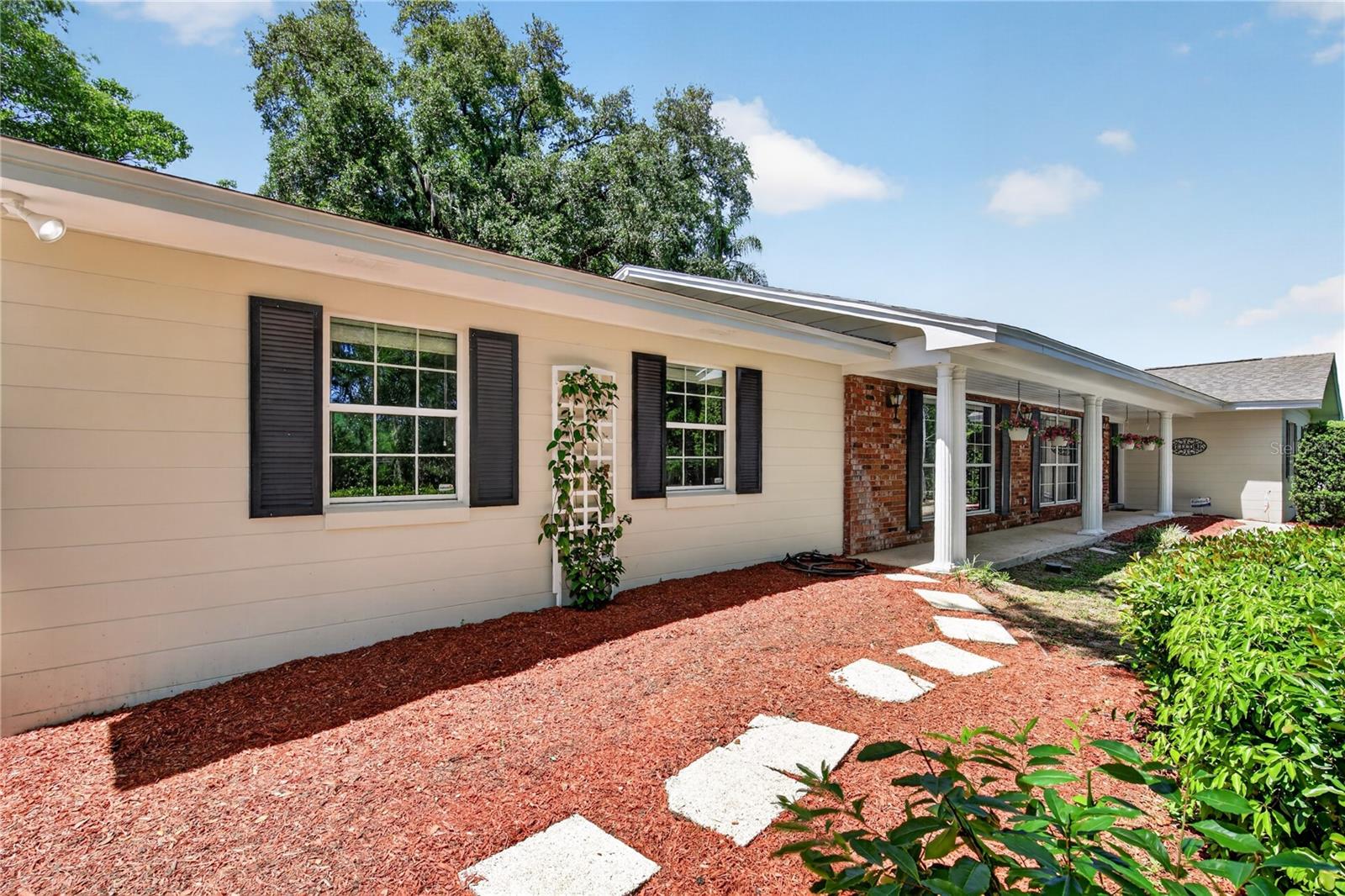 Image 6 of 58 For 1945 Normandy Drive