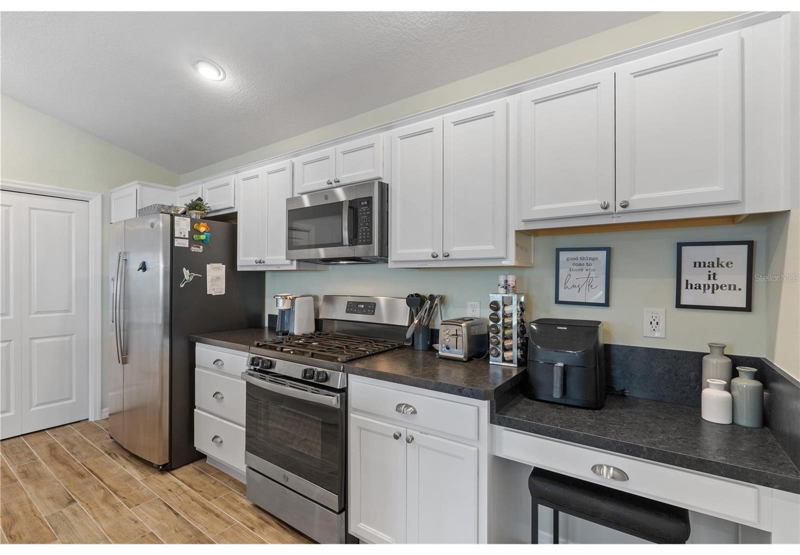 Image 5 of 13 For 493 Kayla Court