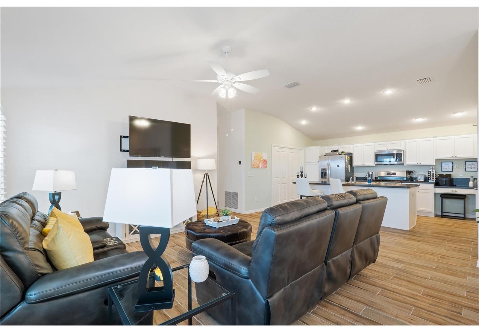 Image 8 of 13 For 493 Kayla Court