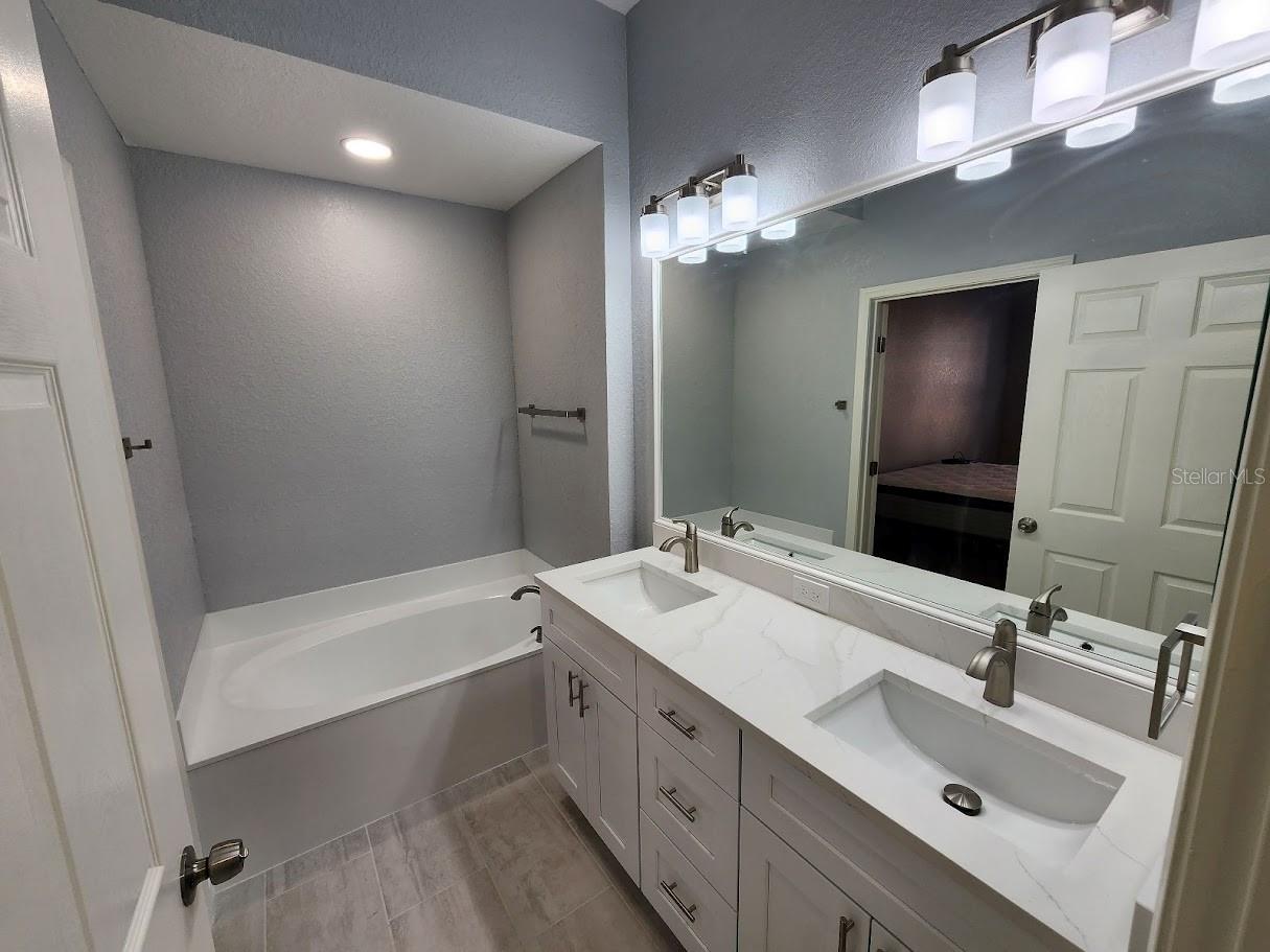 Image 9 of 26 For 7511 Bay Port Rd 5