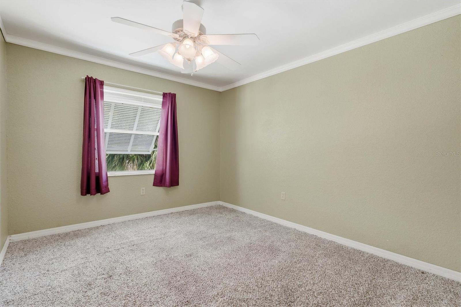 Image 23 of 52 For 5947 Shadytree Path