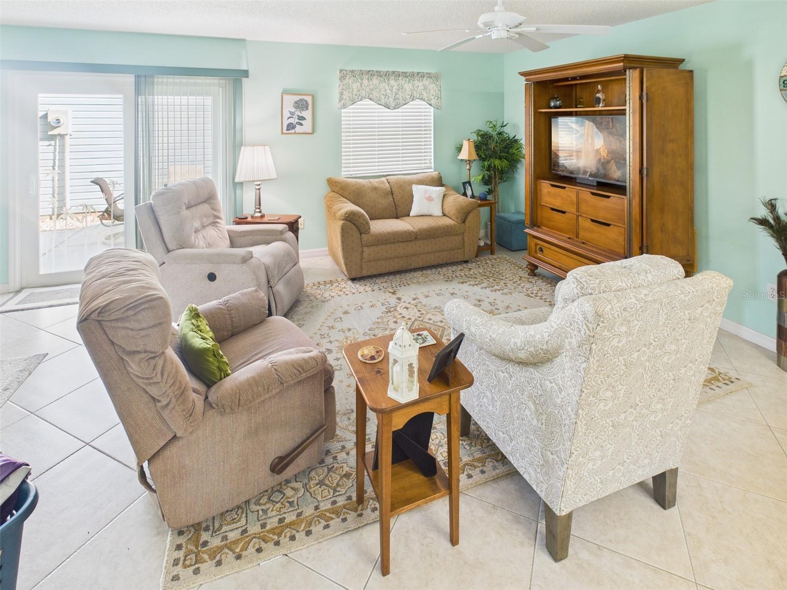 Image 15 of 24 For 1546 Lozano Avenue