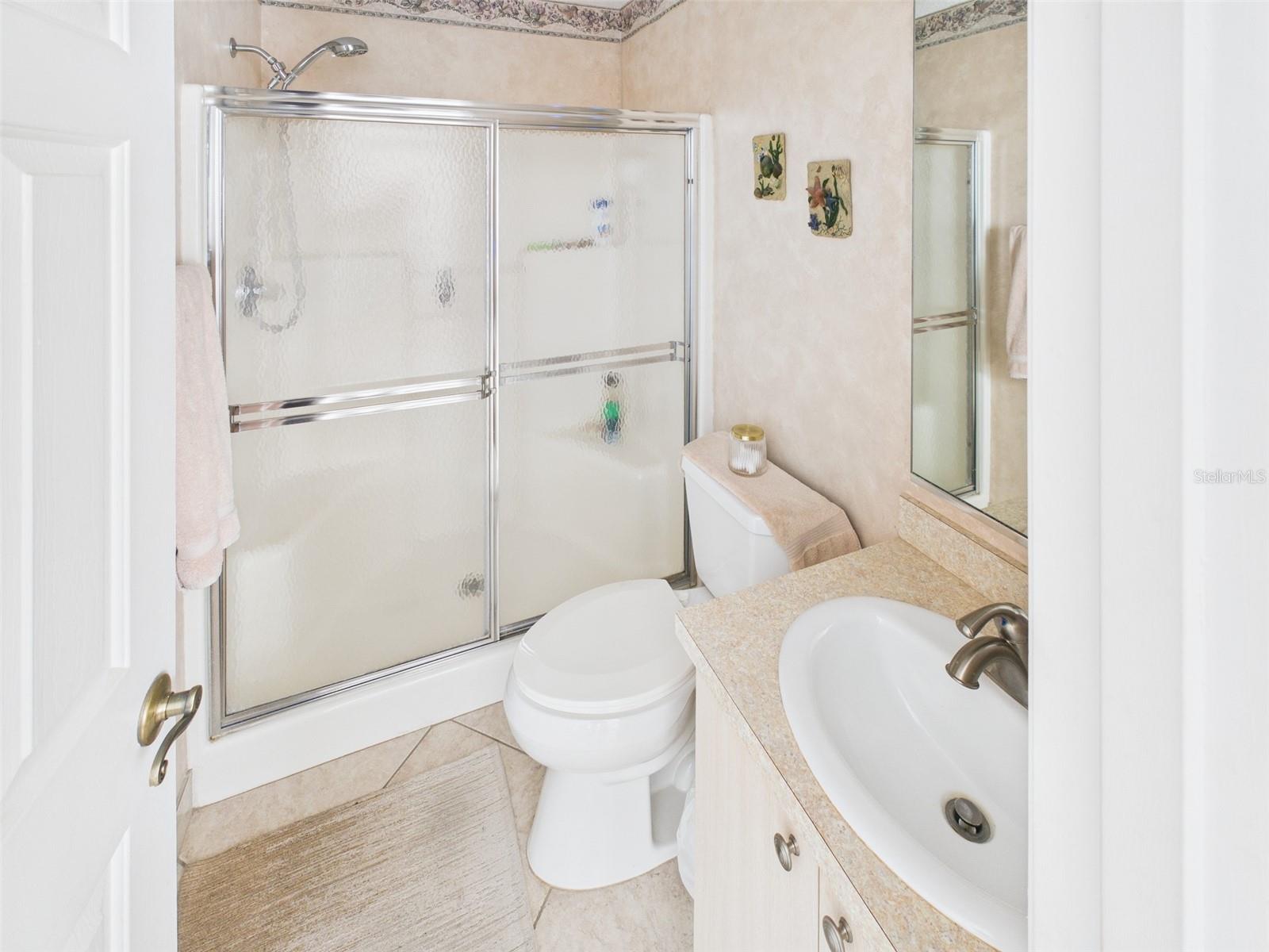 Image 19 of 24 For 1546 Lozano Avenue