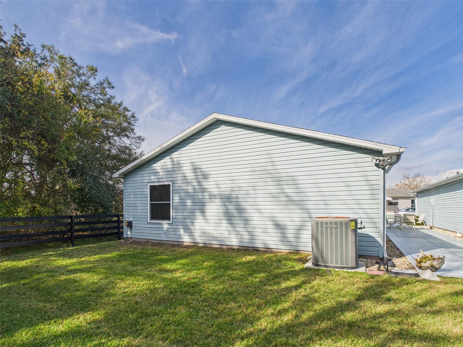 Image 5 of 24 For 1546 Lozano Avenue