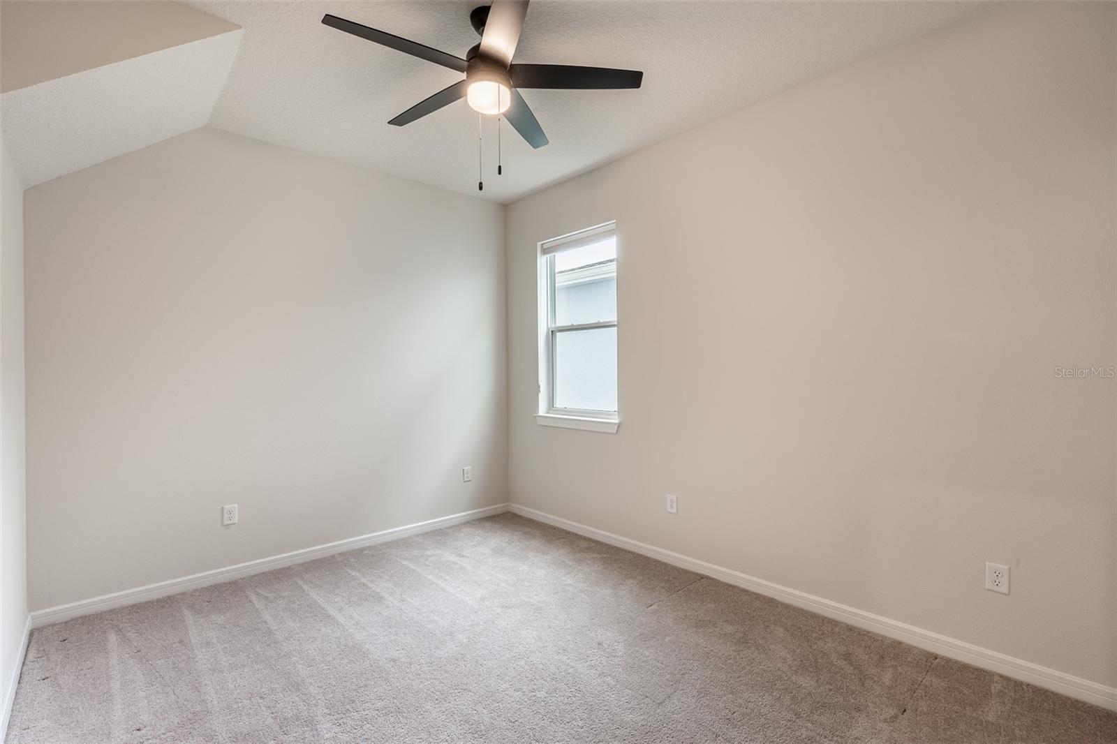 Image 23 of 40 For 15966 Winding Bluff Drive