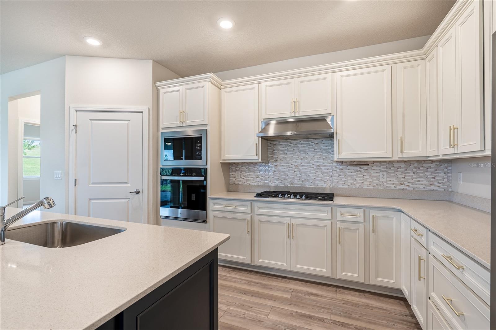 Image 8 of 40 For 15966 Winding Bluff Drive