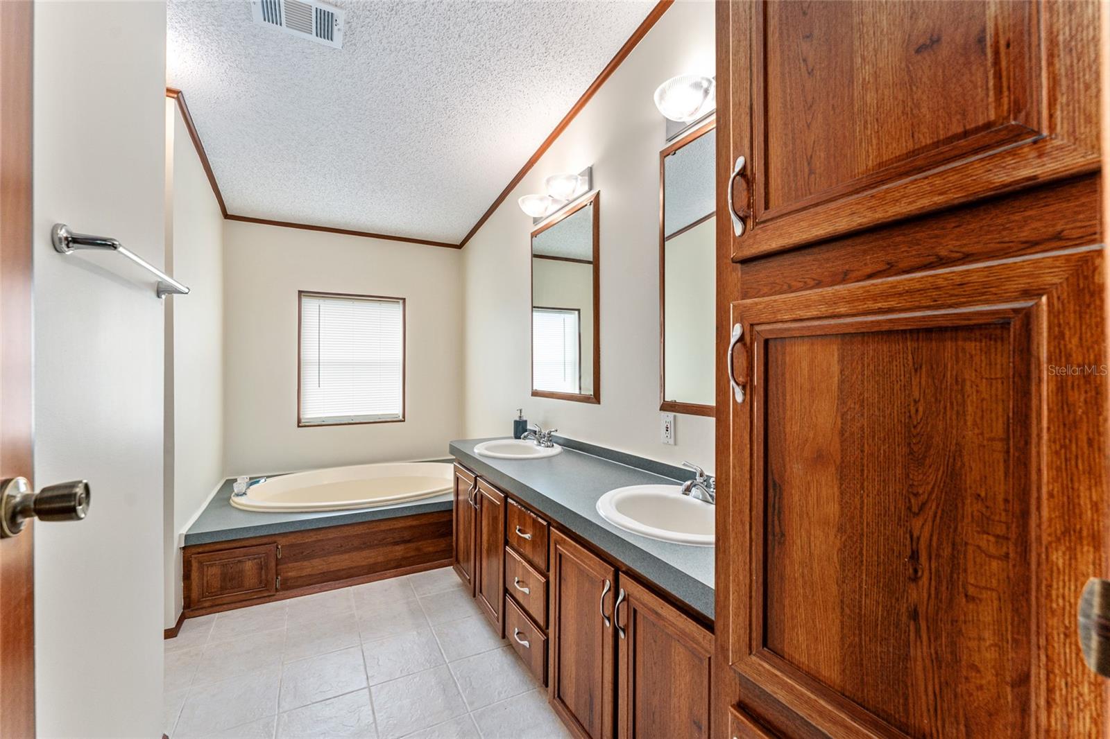 Image 32 of 55 For 8960 32nd Terrace