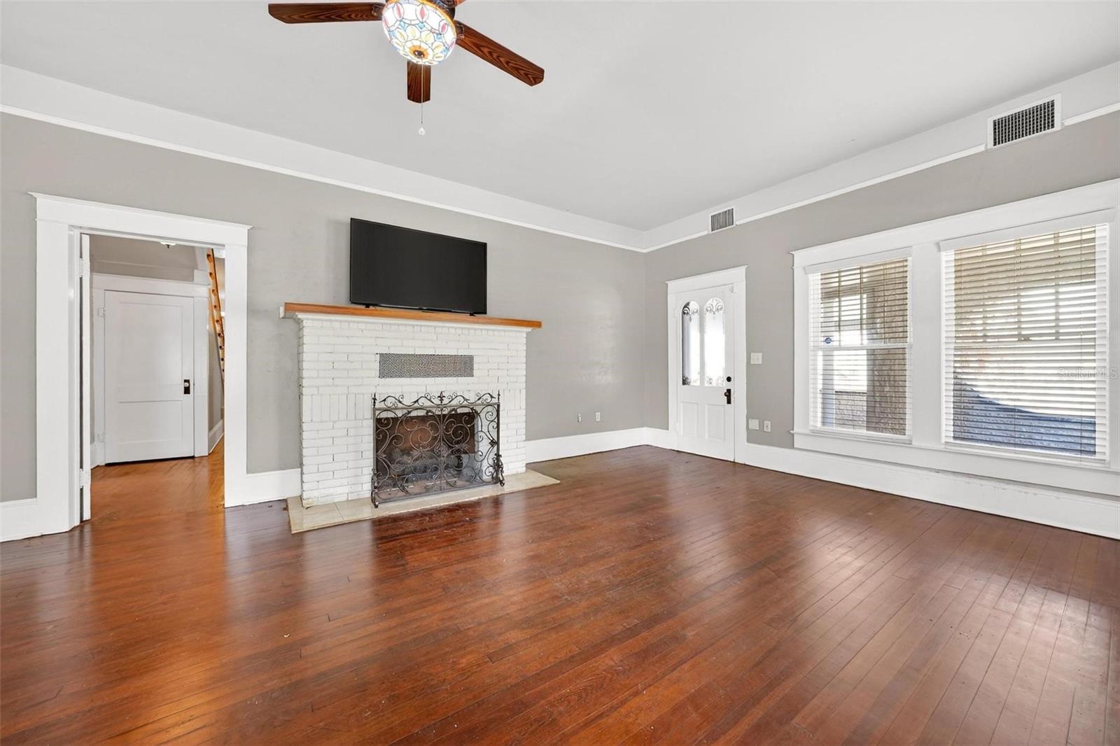 Image 10 of 95 For 211 Cassady Street