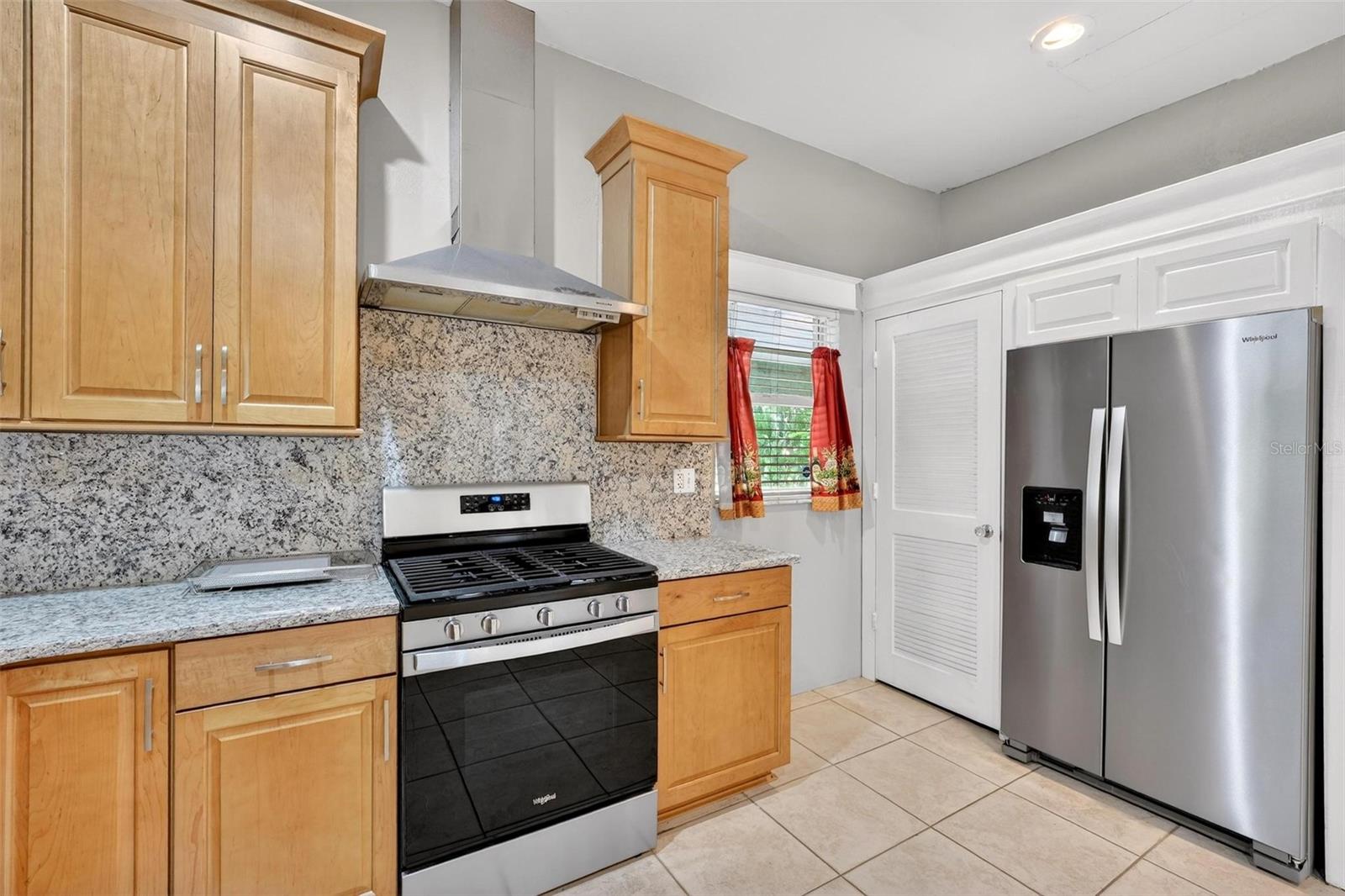 Image 15 of 95 For 211 Cassady Street