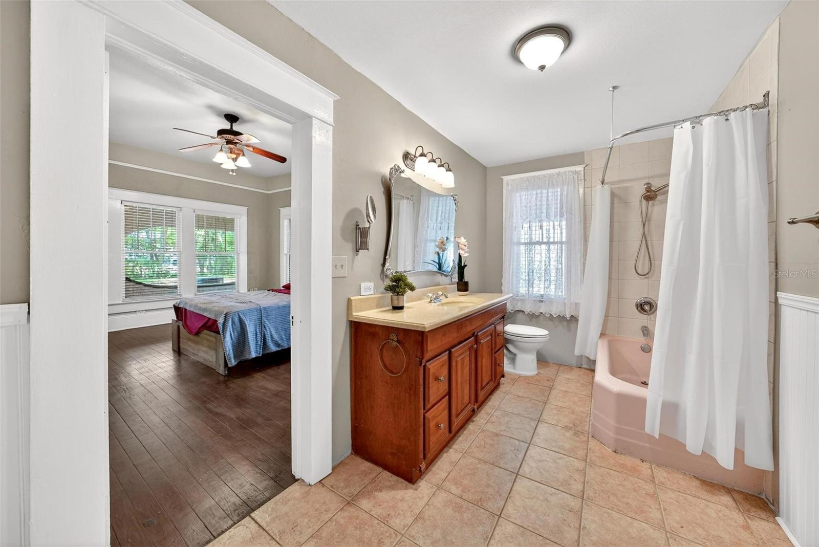 Image 29 of 95 For 211 Cassady Street