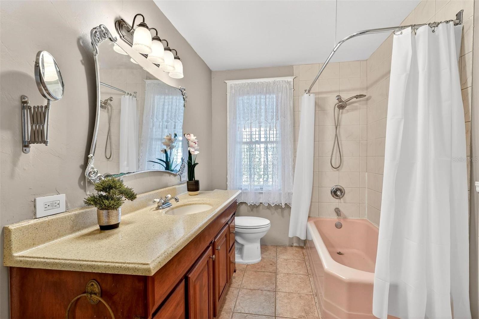 Image 30 of 95 For 211 Cassady Street