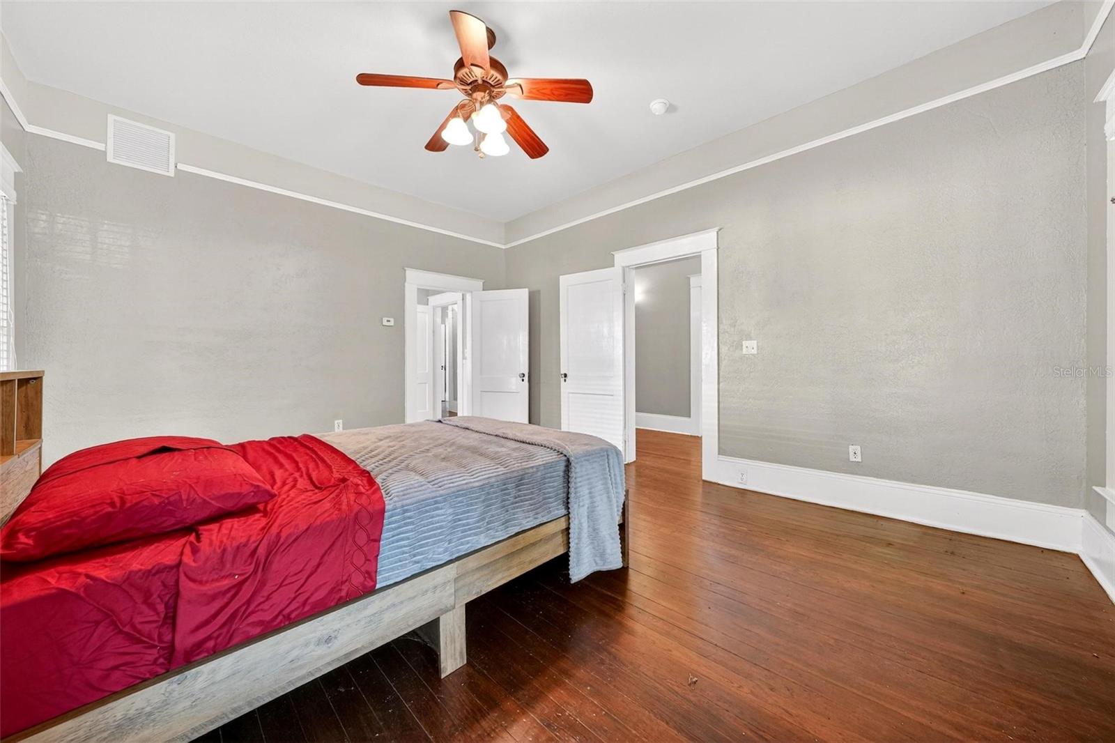 Image 35 of 95 For 211 Cassady Street