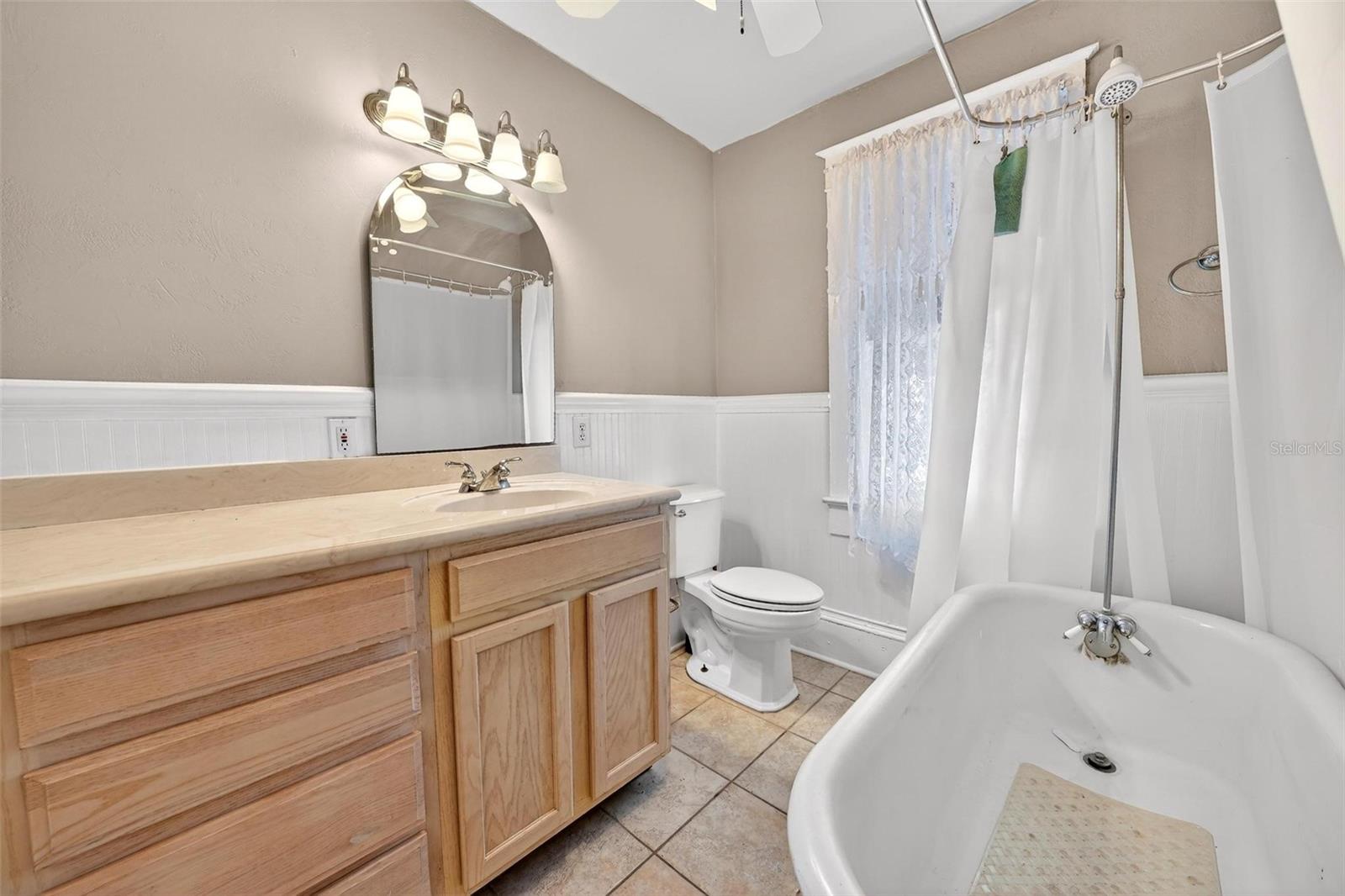 Image 36 of 95 For 211 Cassady Street