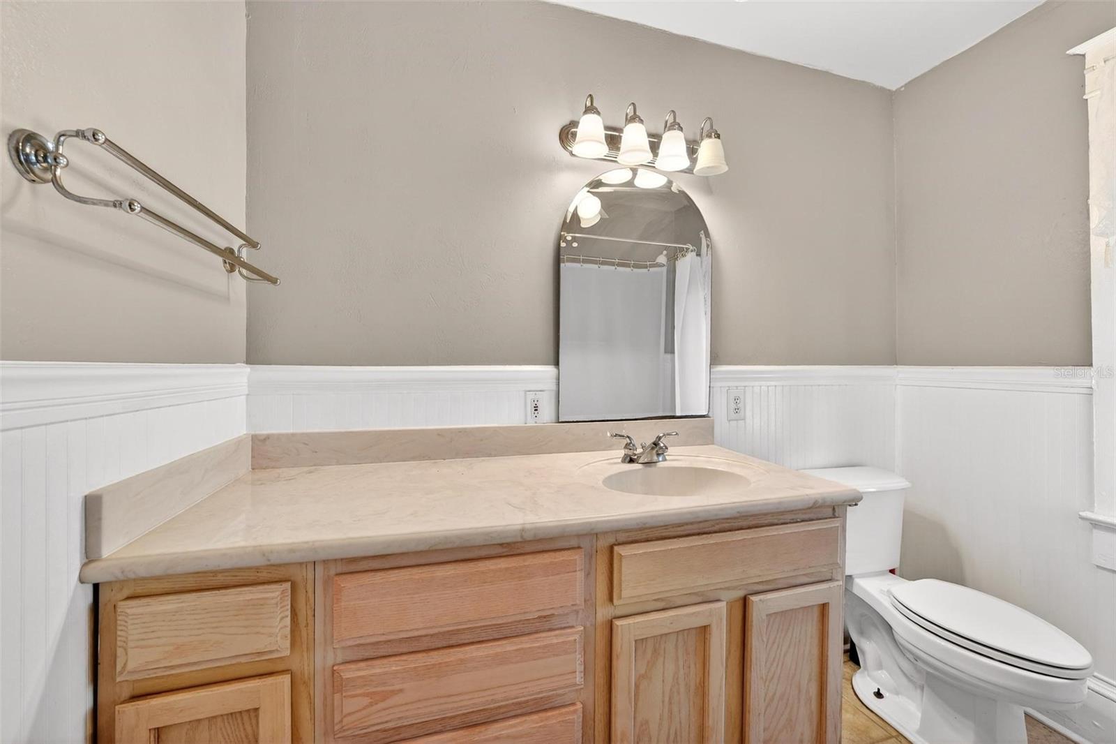 Image 37 of 95 For 211 Cassady Street