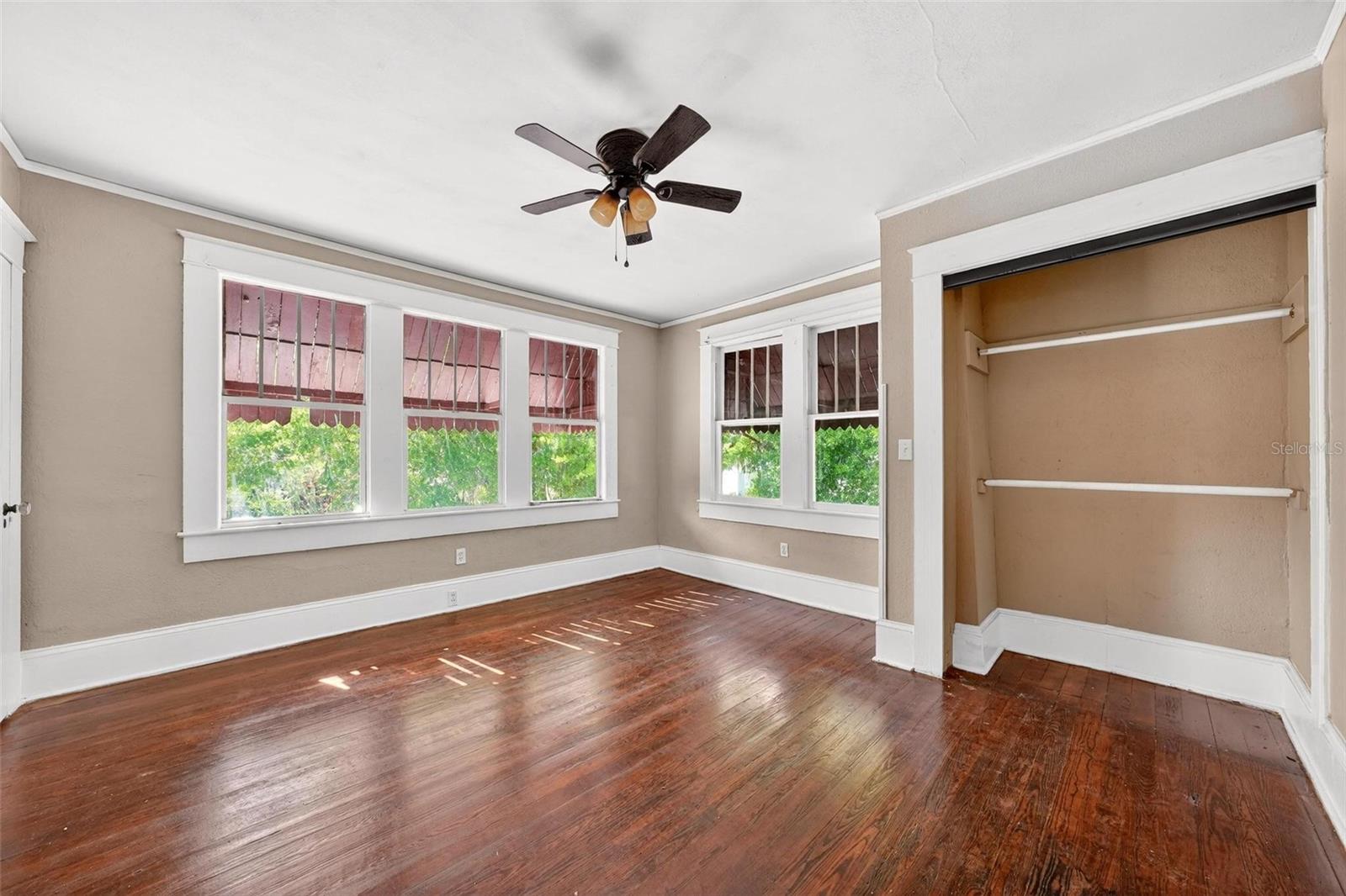 Image 43 of 95 For 211 Cassady Street