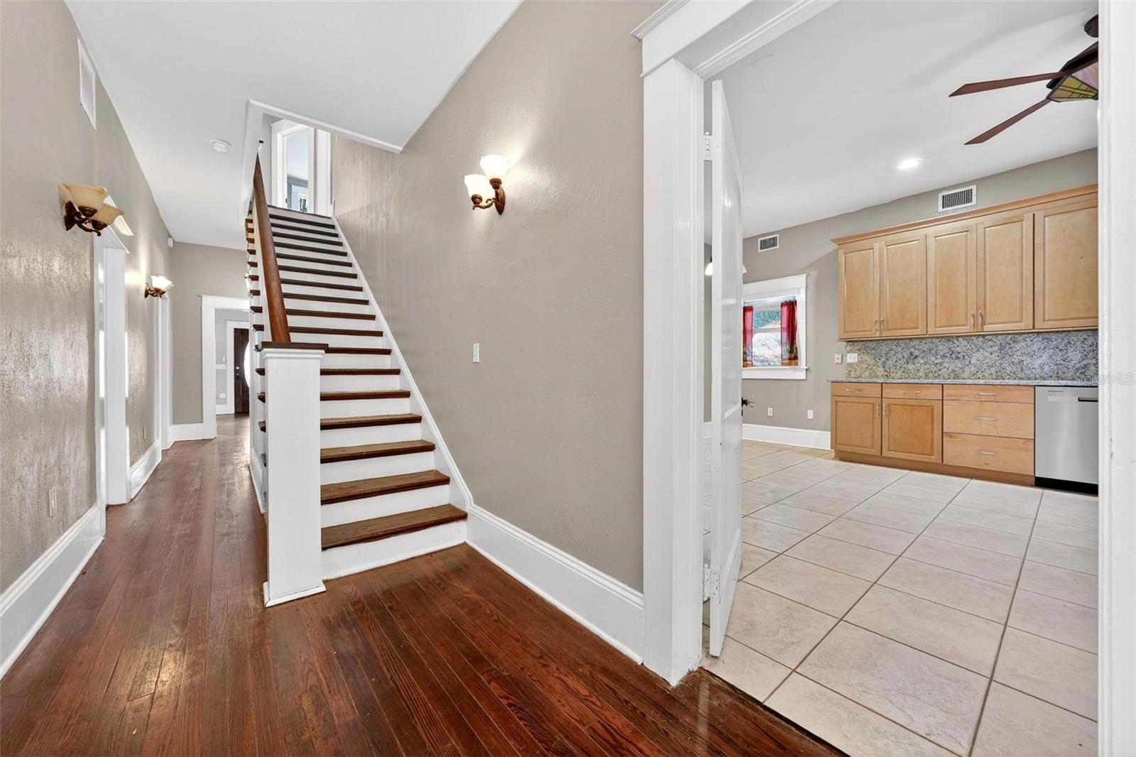 Image 47 of 95 For 211 Cassady Street