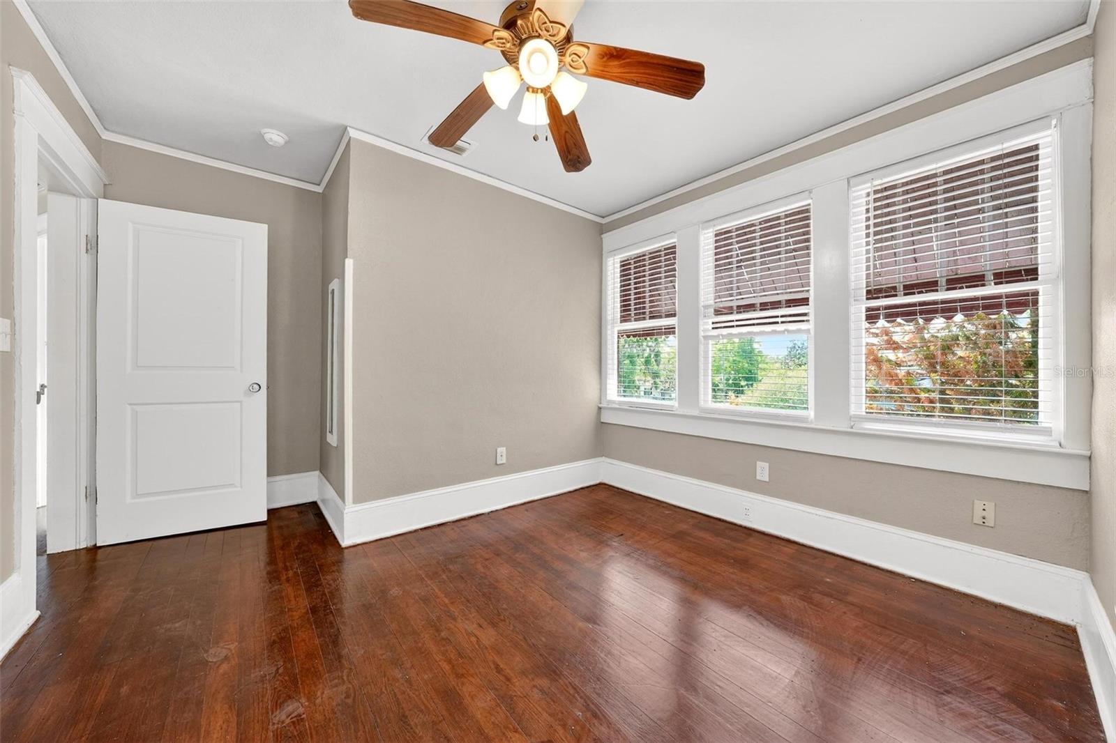 Image 55 of 95 For 211 Cassady Street