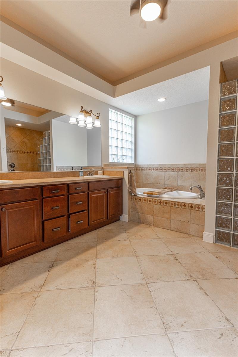 Image 26 of 70 For 10517 27th Street