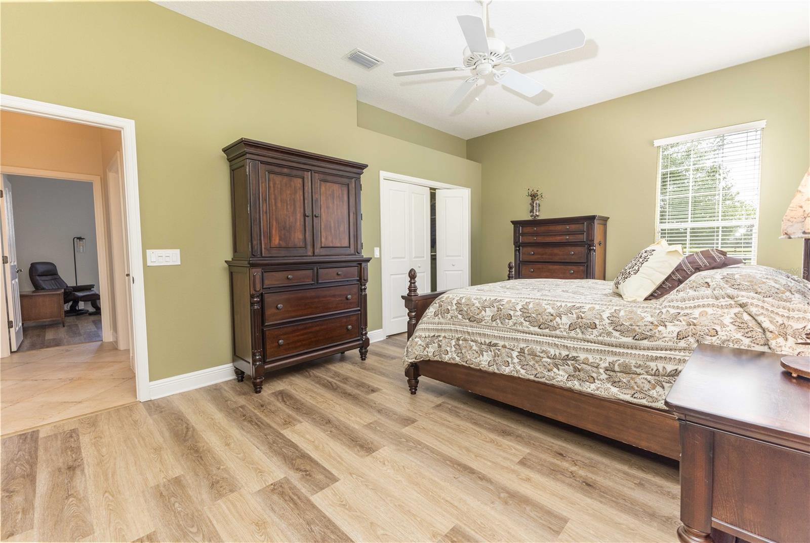 Image 32 of 70 For 10517 27th Street