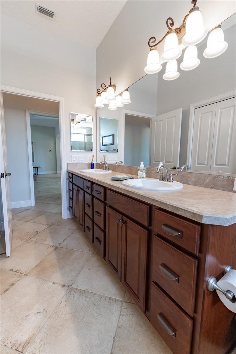 Image 39 of 70 For 10517 27th Street