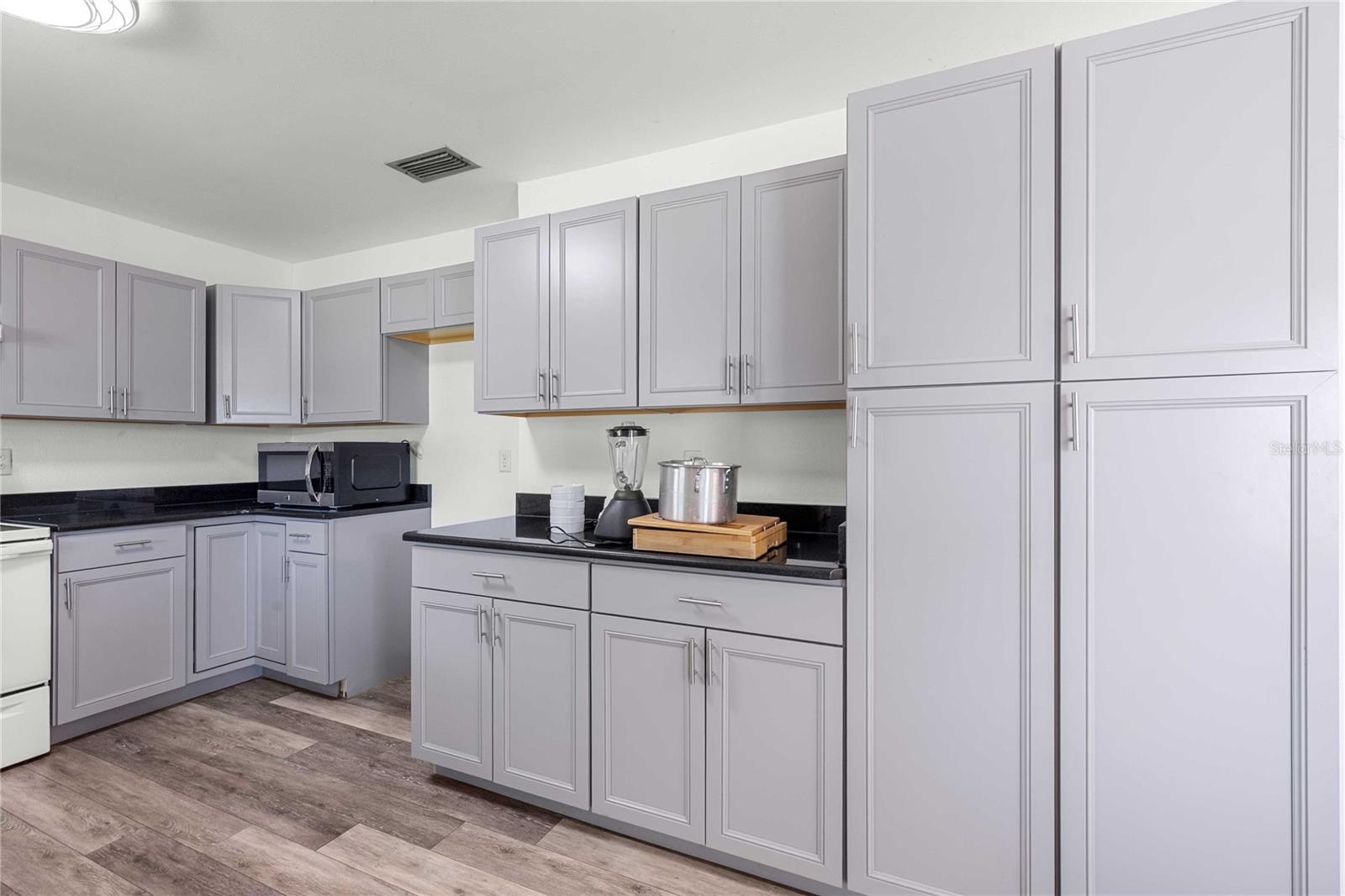 Image 22 of 50 For 14024 Cr 757