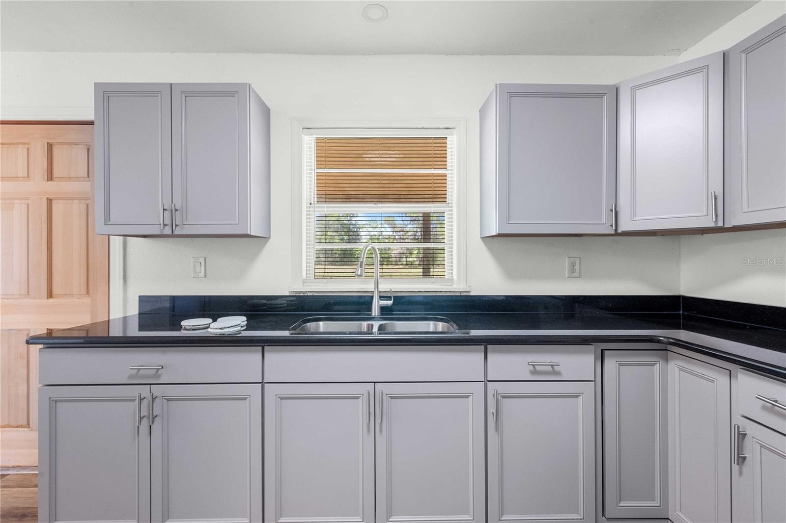 Image 23 of 50 For 14024 Cr 757