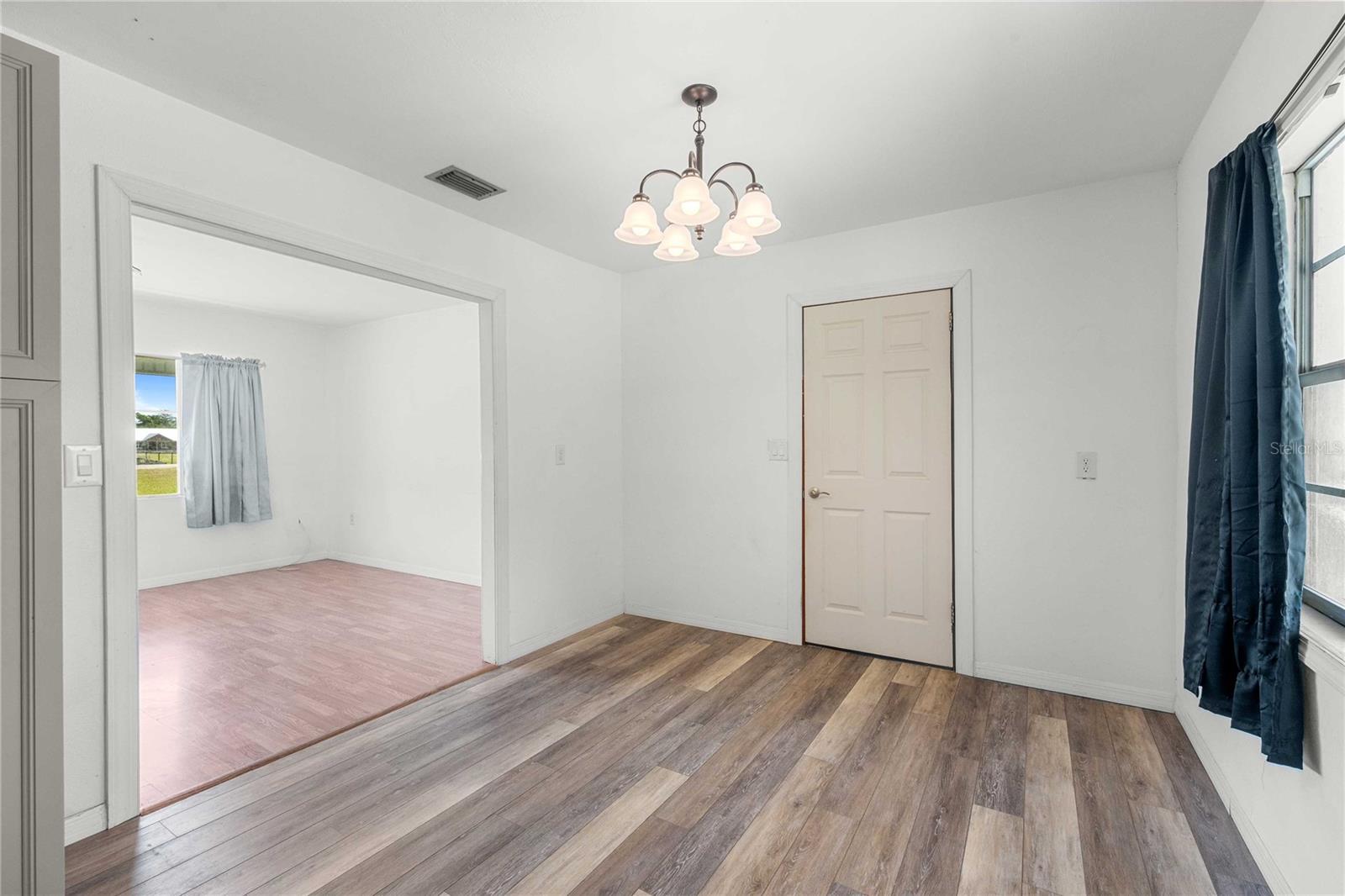 Image 24 of 50 For 14024 Cr 757