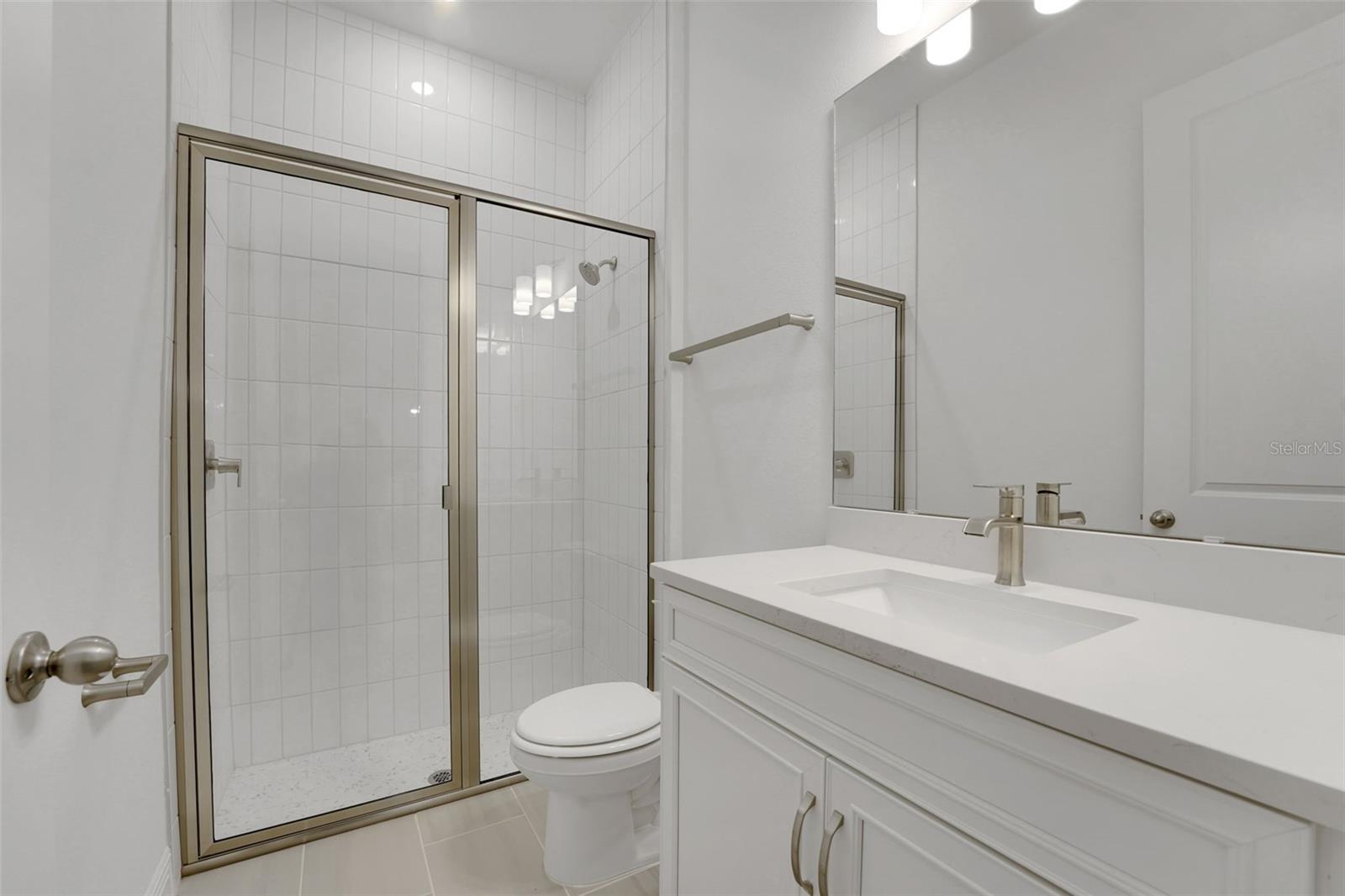 Listing photo id 16 for 14371 Crest Palm Avenue