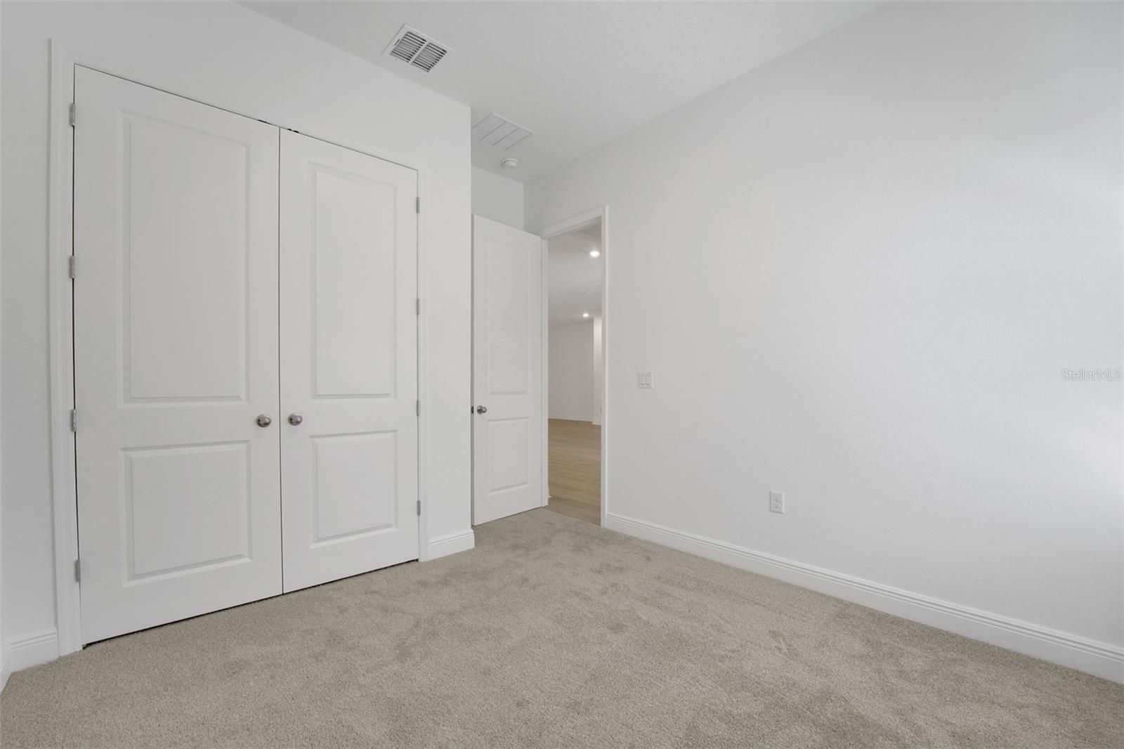 Listing photo id 18 for 14371 Crest Palm Avenue