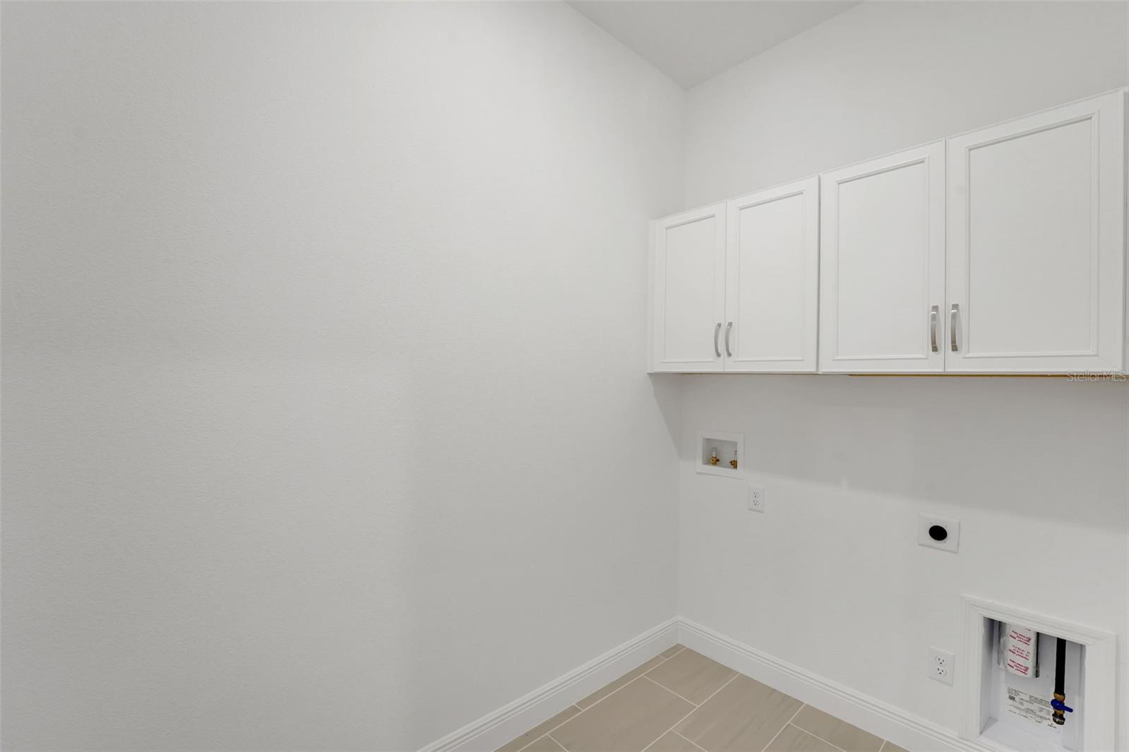 Listing photo id 20 for 14371 Crest Palm Avenue