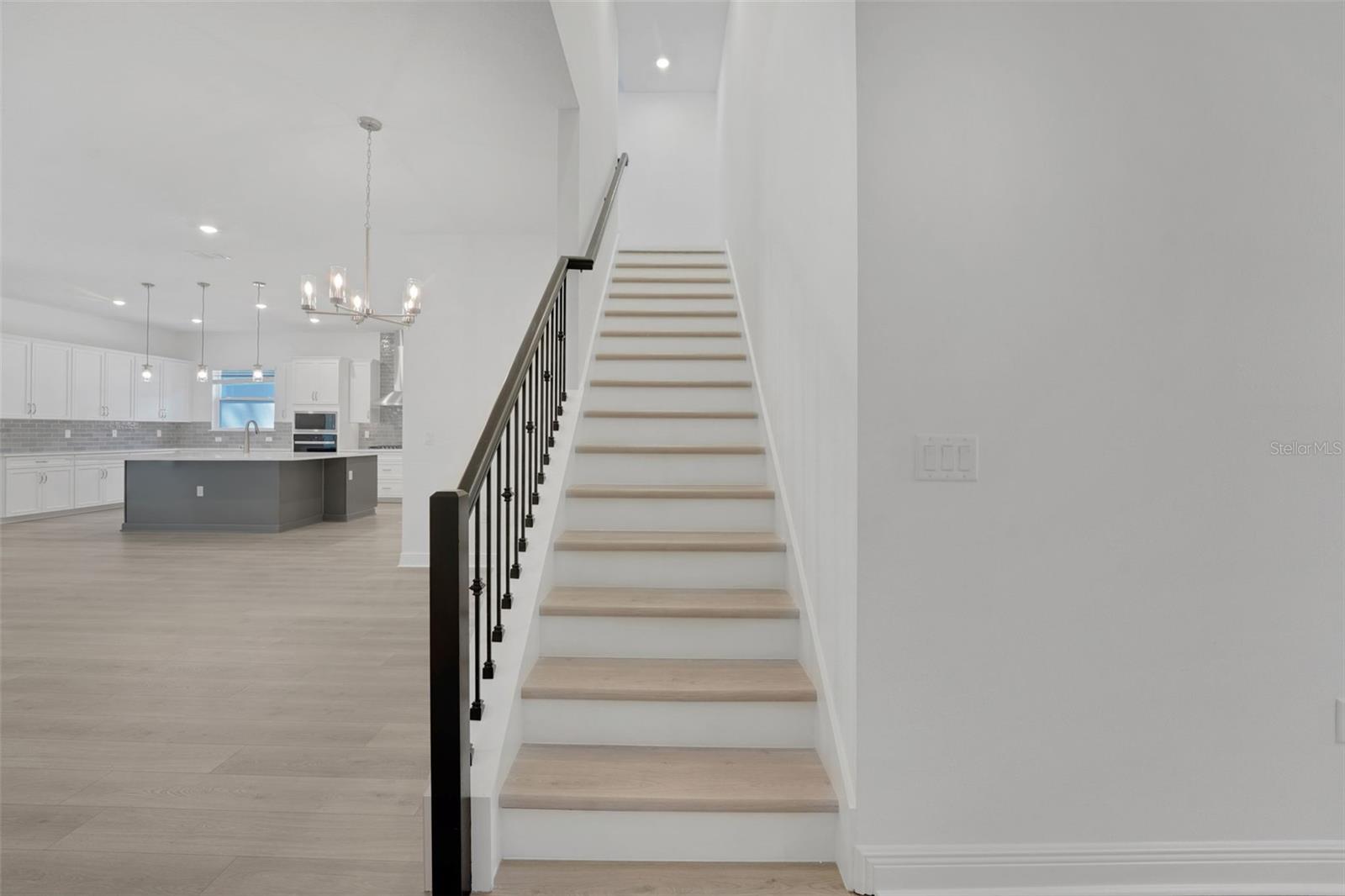 Listing photo id 30 for 14371 Crest Palm Avenue