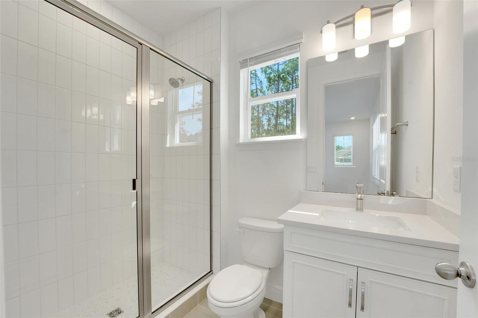 Listing photo id 34 for 14371 Crest Palm Avenue