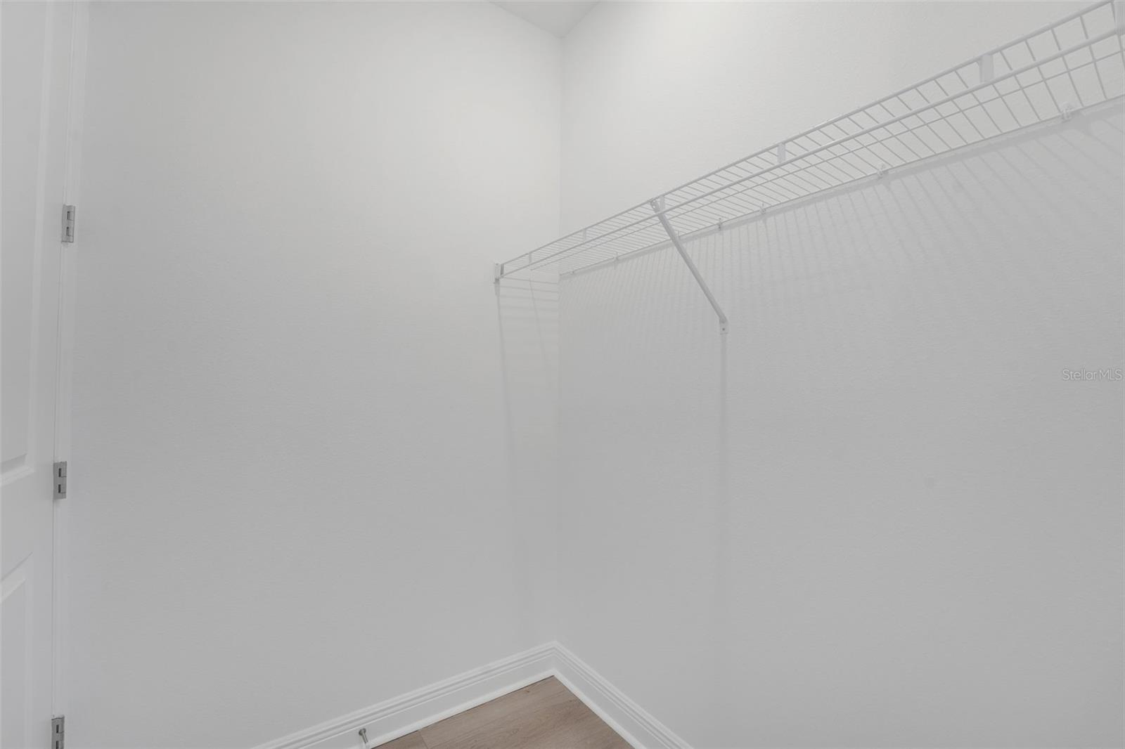 Listing photo id 35 for 14371 Crest Palm Avenue