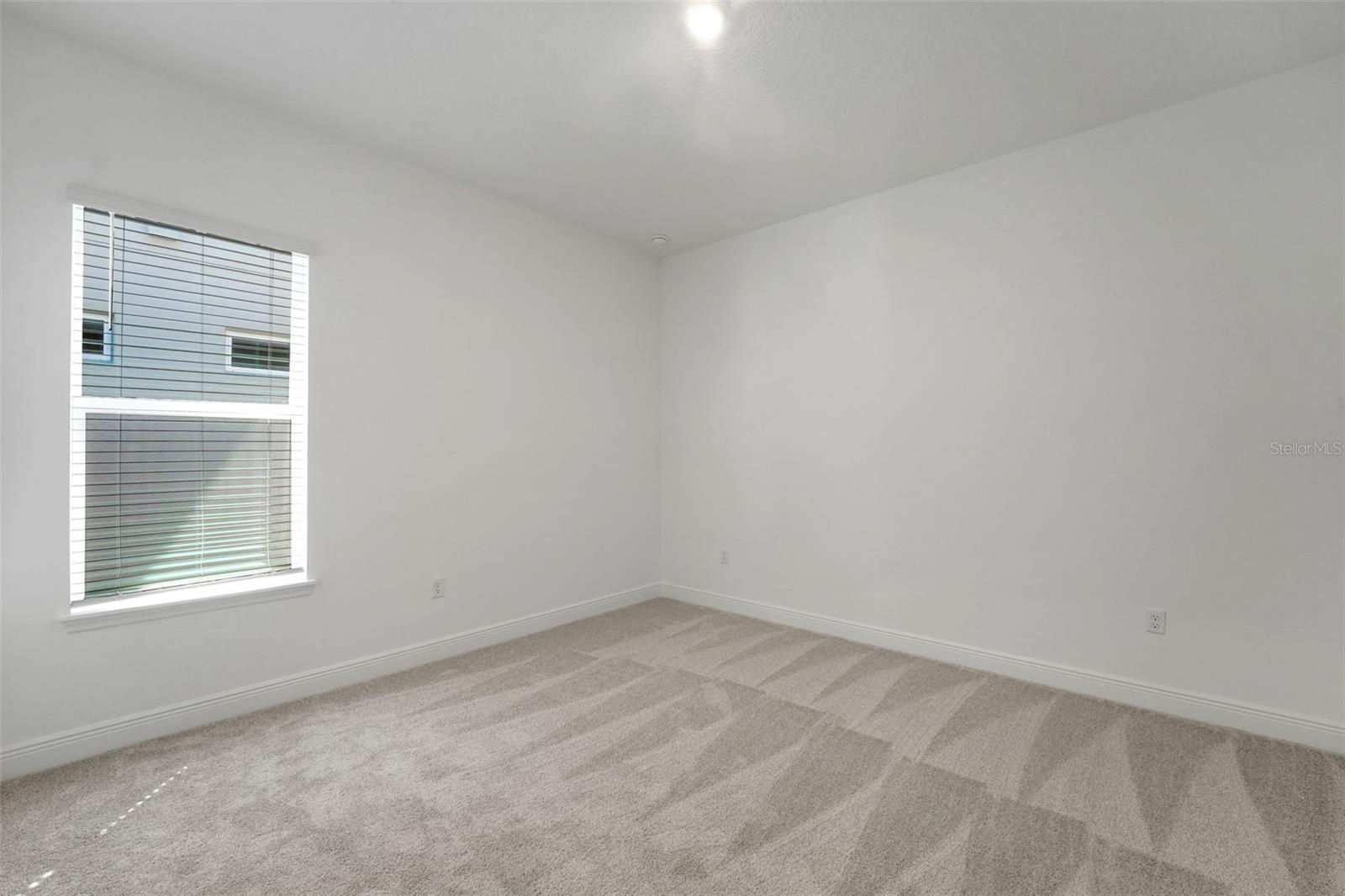 Listing photo id 6 for 14371 Crest Palm Avenue