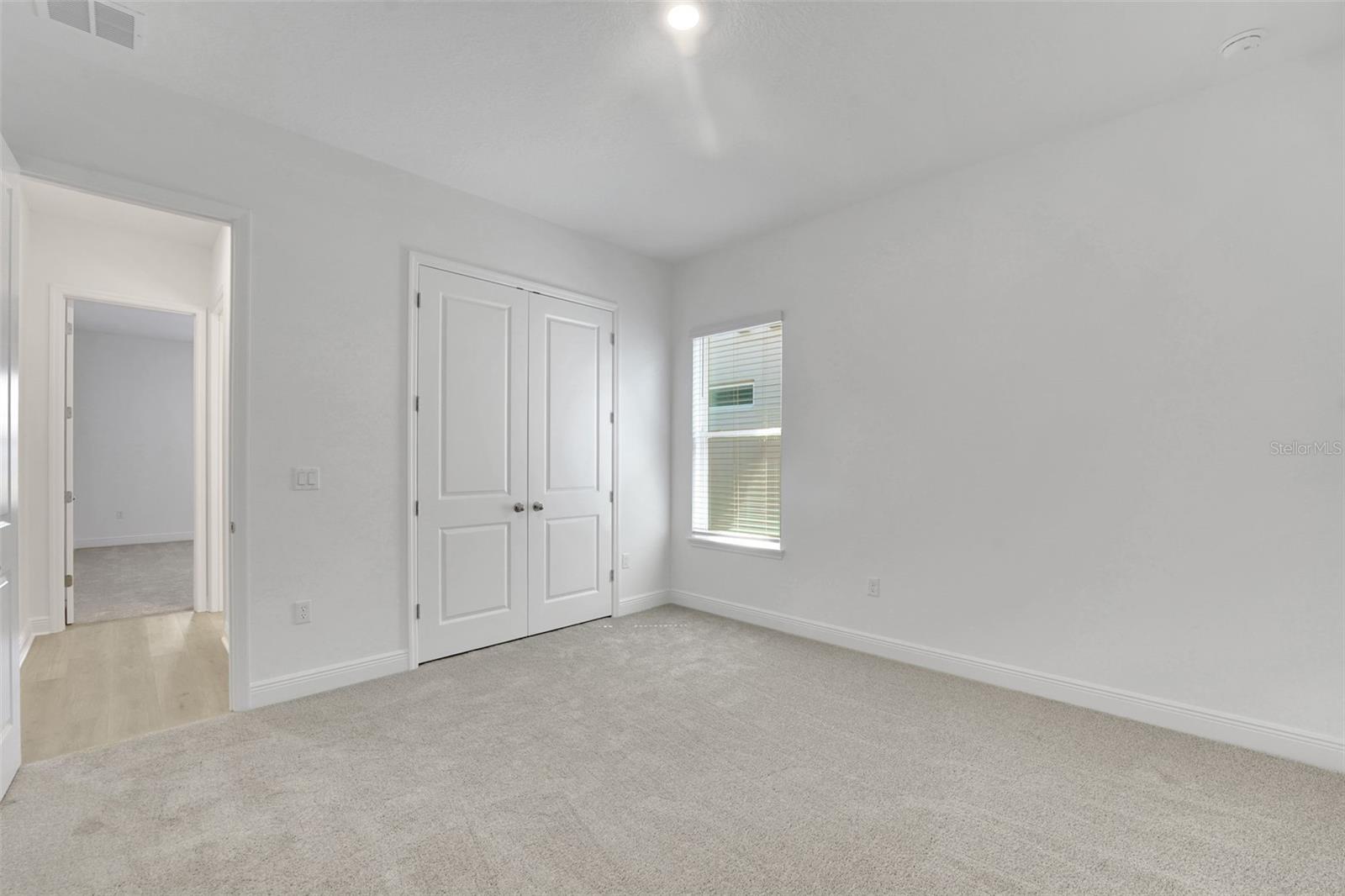 Listing photo id 7 for 14371 Crest Palm Avenue