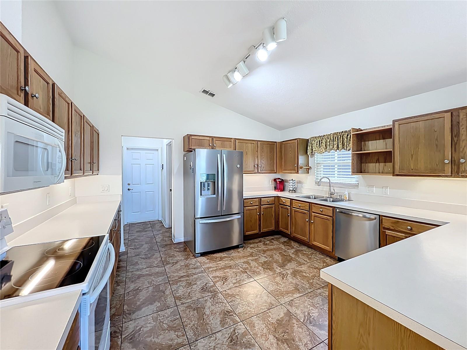 Image 15 of 80 For 4822 Sawgrass Lake Circle