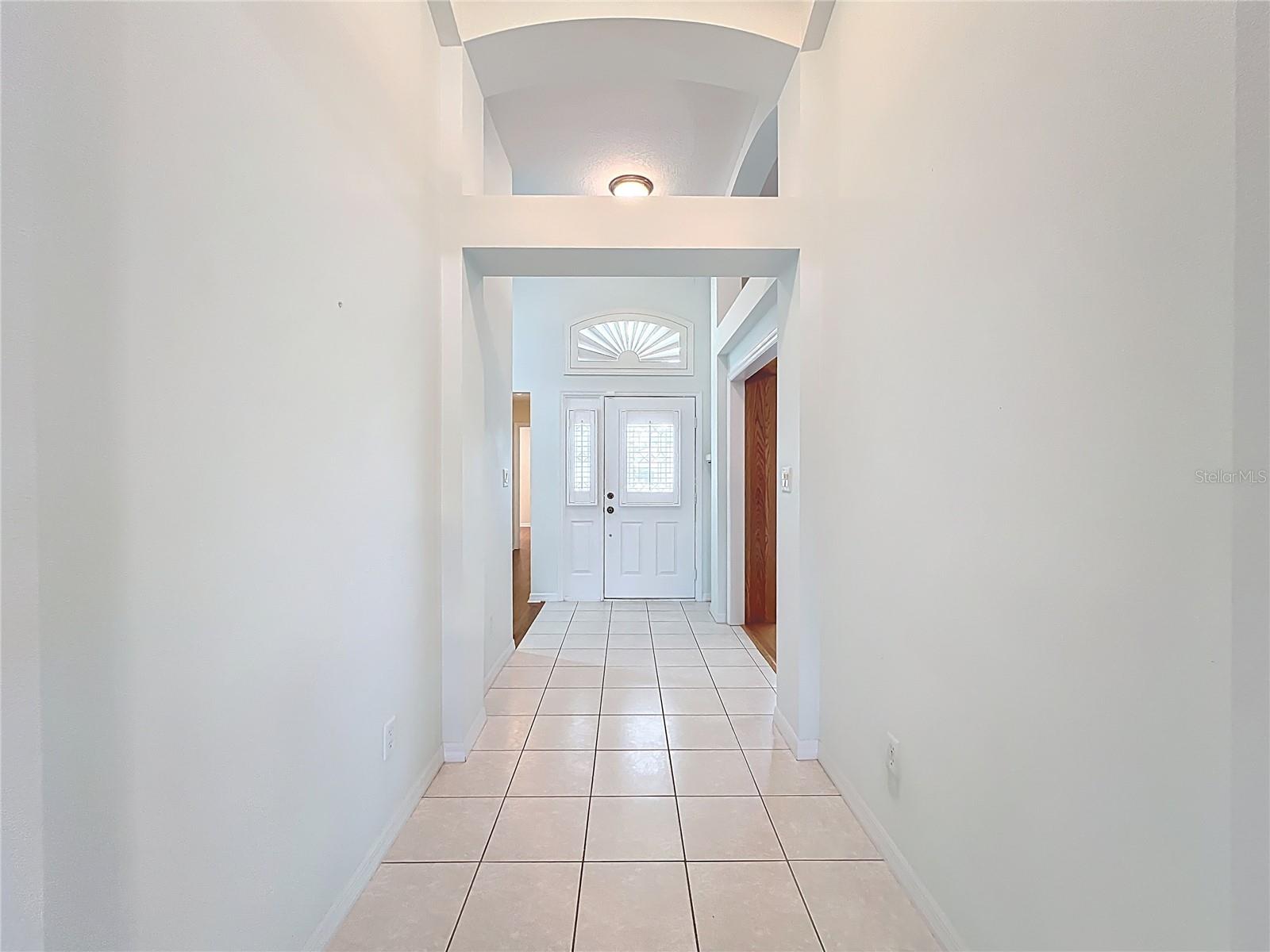 Image 7 of 80 For 4822 Sawgrass Lake Circle