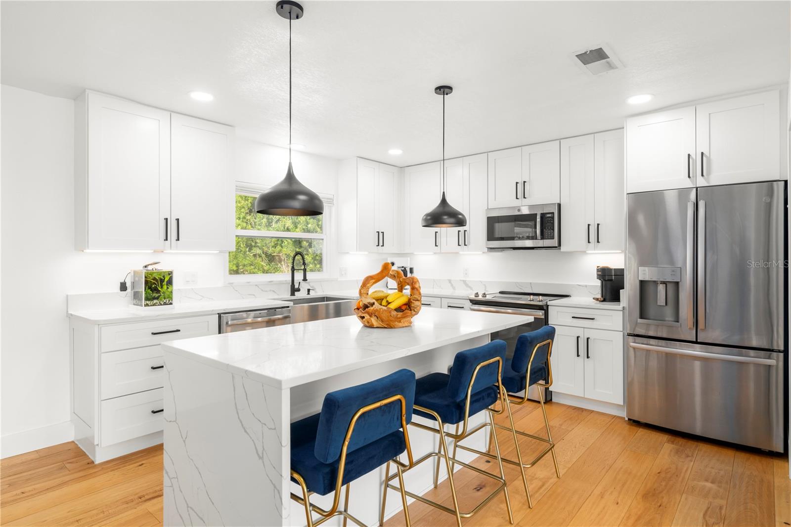 Image 10 of 56 For 1930 Hilltop Drive