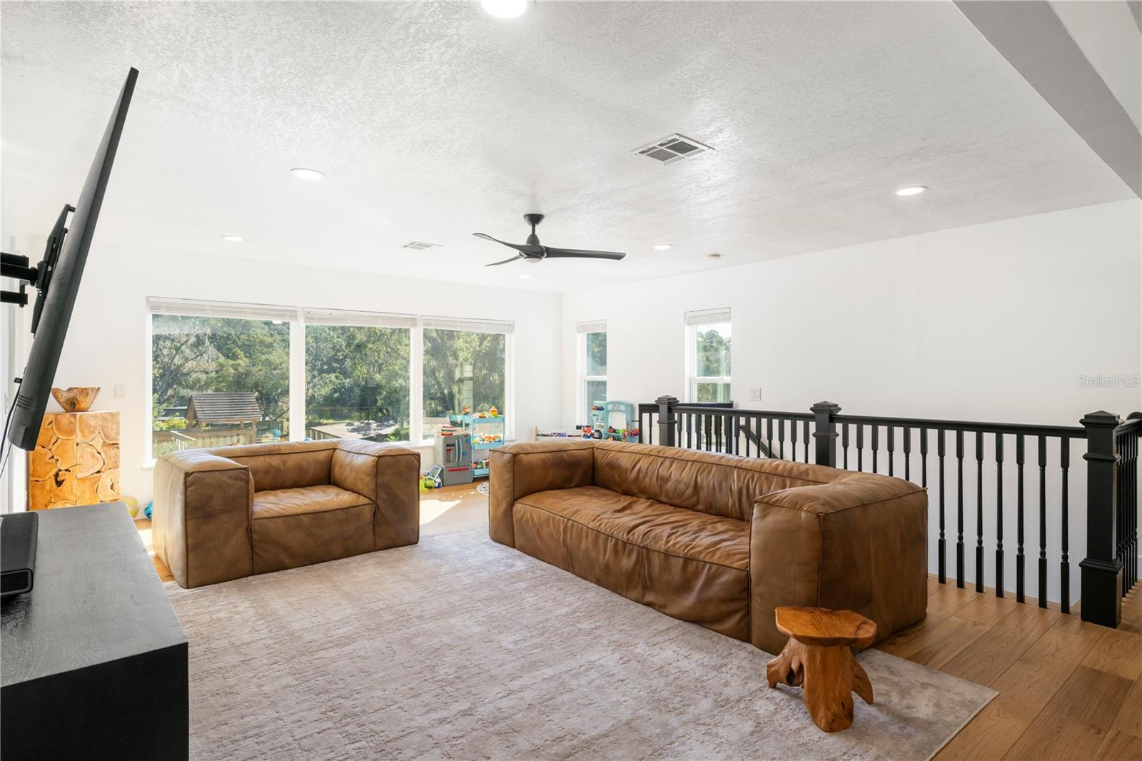 Image 13 of 56 For 1930 Hilltop Drive